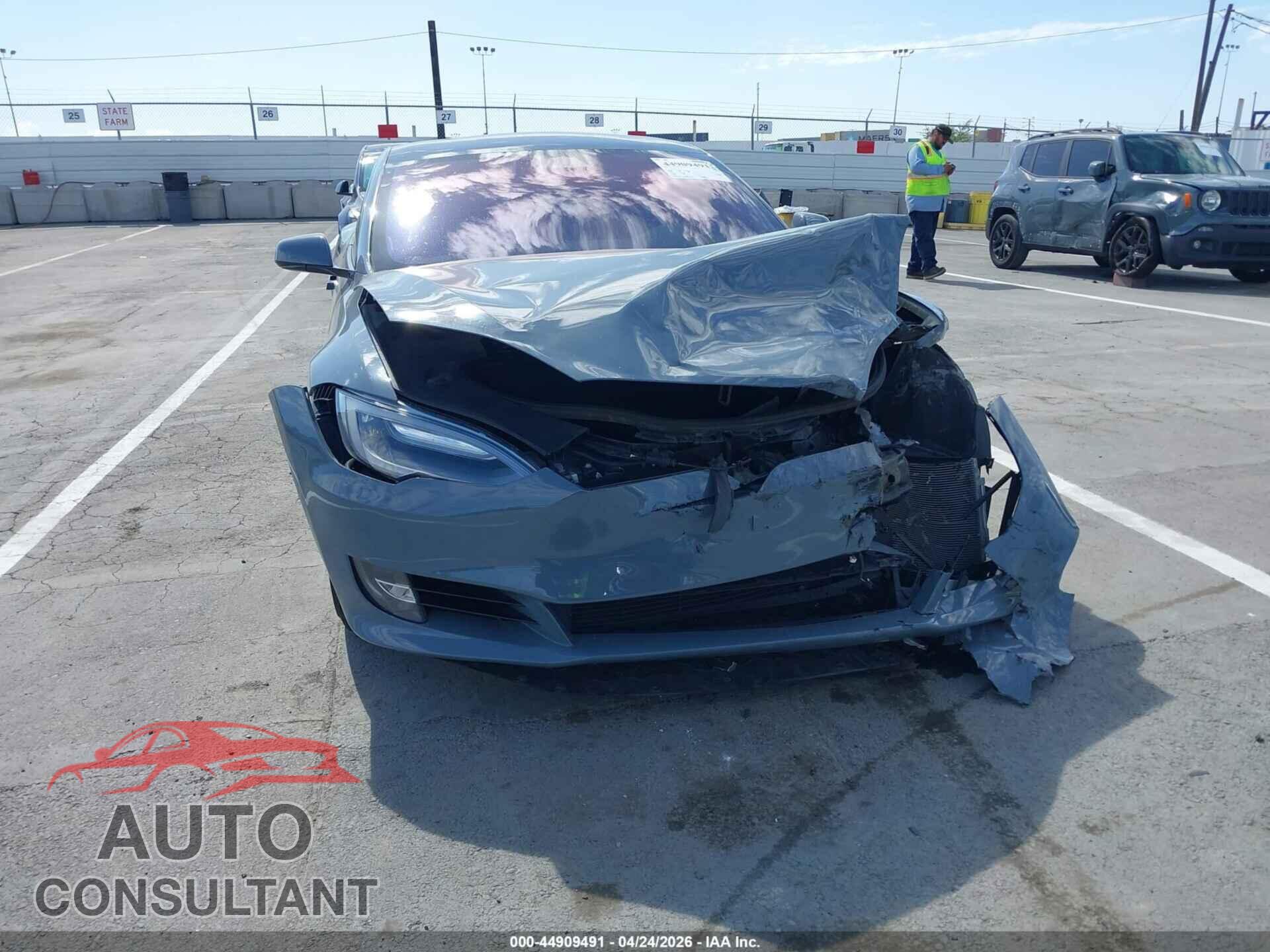 TESLA MODEL S 2017 - 5YJSA1E16HF215277
