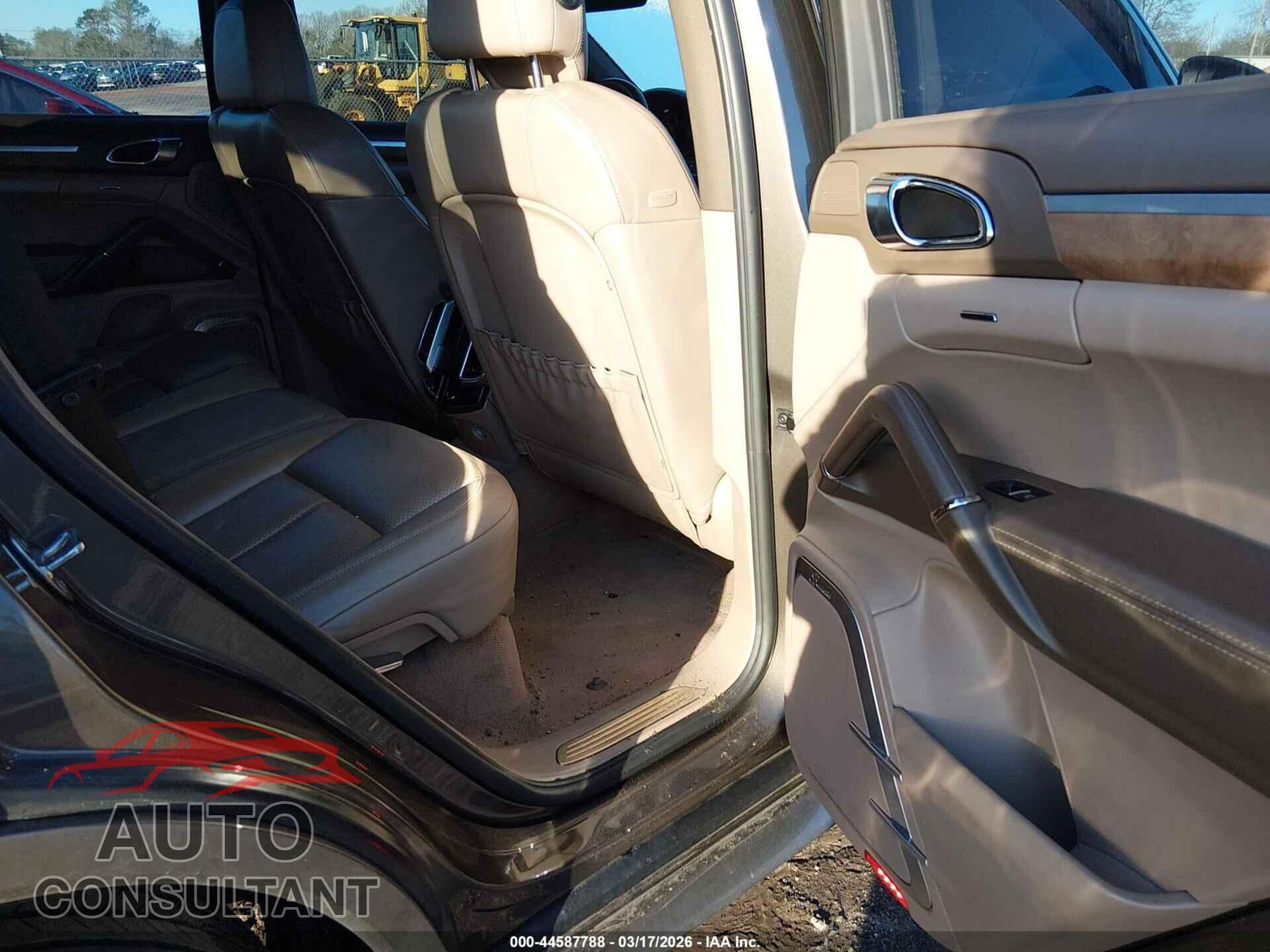 PORSCHE CAYENNE 2013 - WP1AF2A23DLA24584