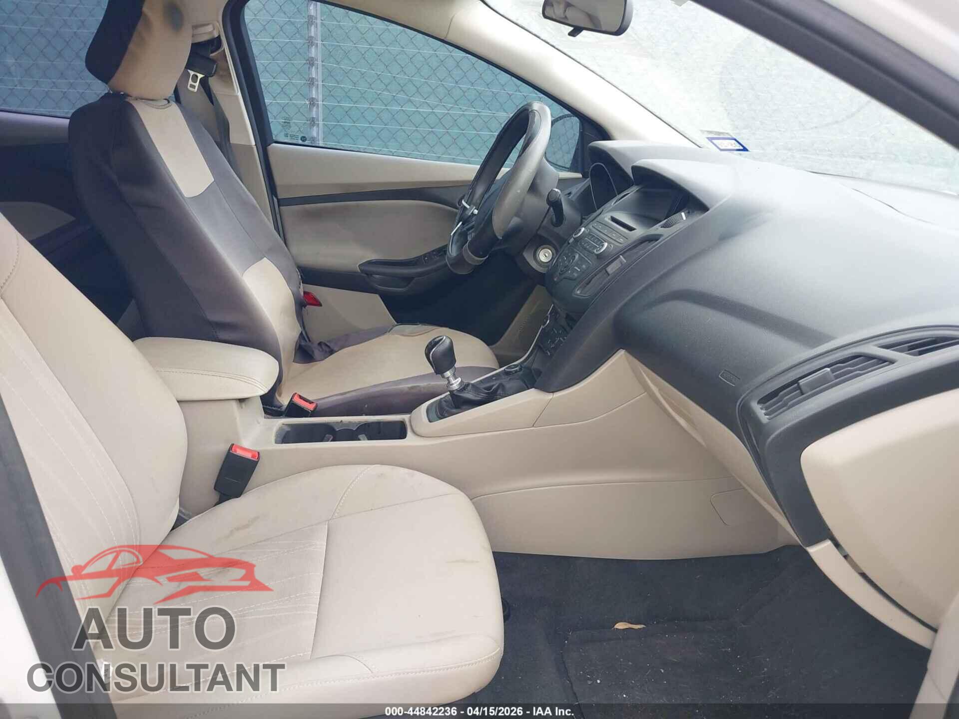 FORD FOCUS 2017 - 1FADP3FE8HL237241