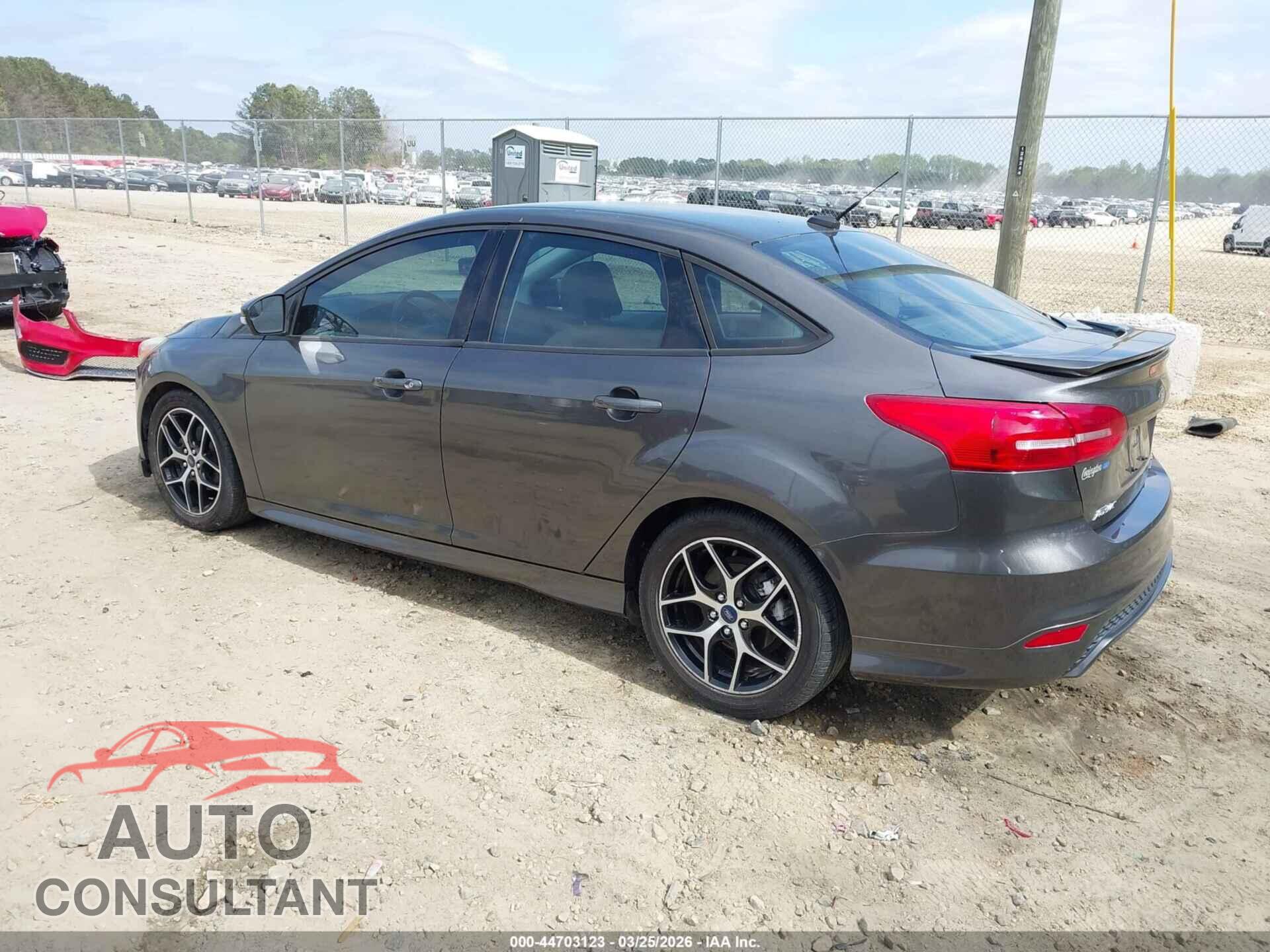 FORD FOCUS 2015 - 1FADP3F24FL321933