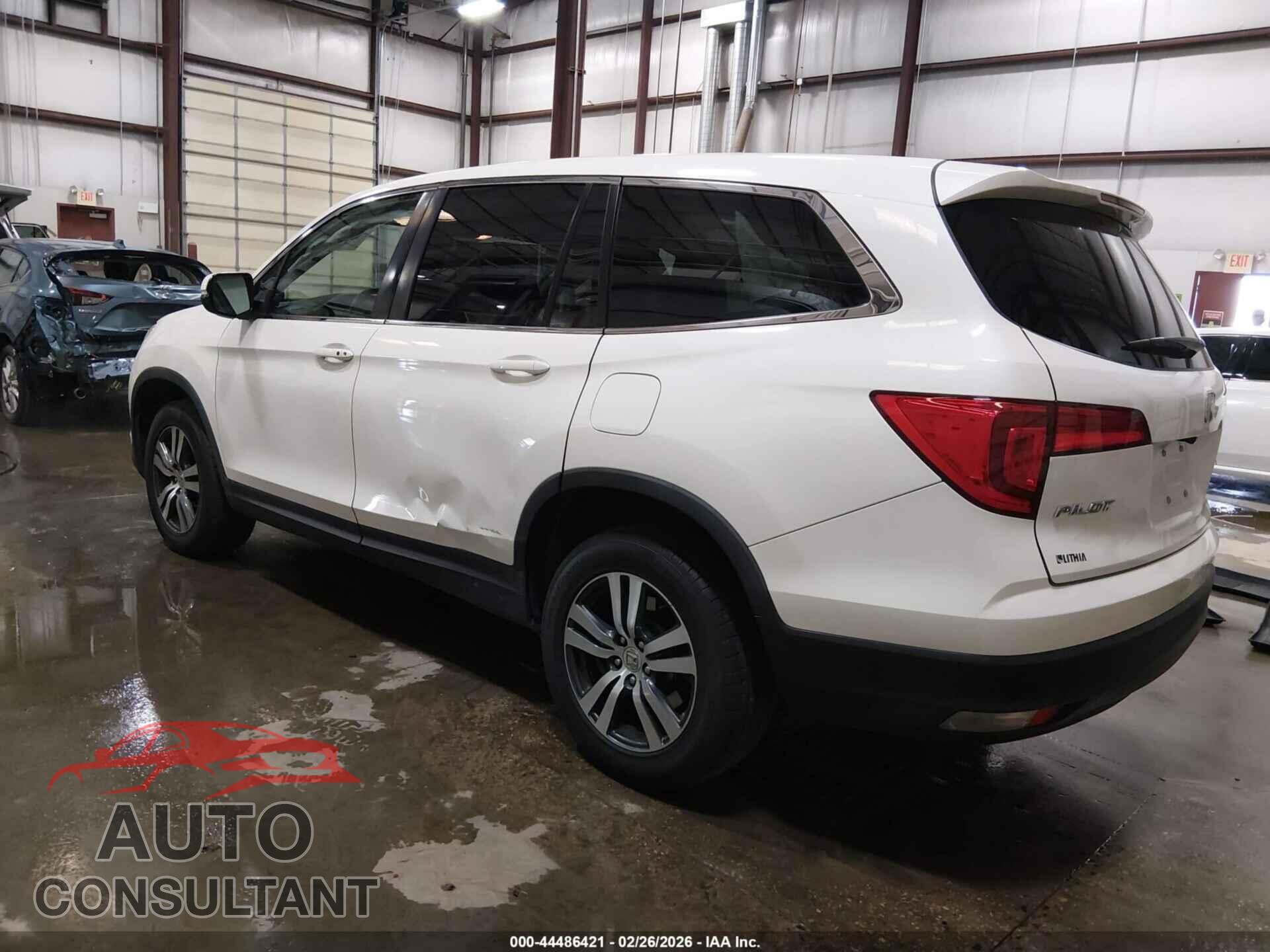 HONDA PILOT 2017 - 5FNYF6H36HB044777