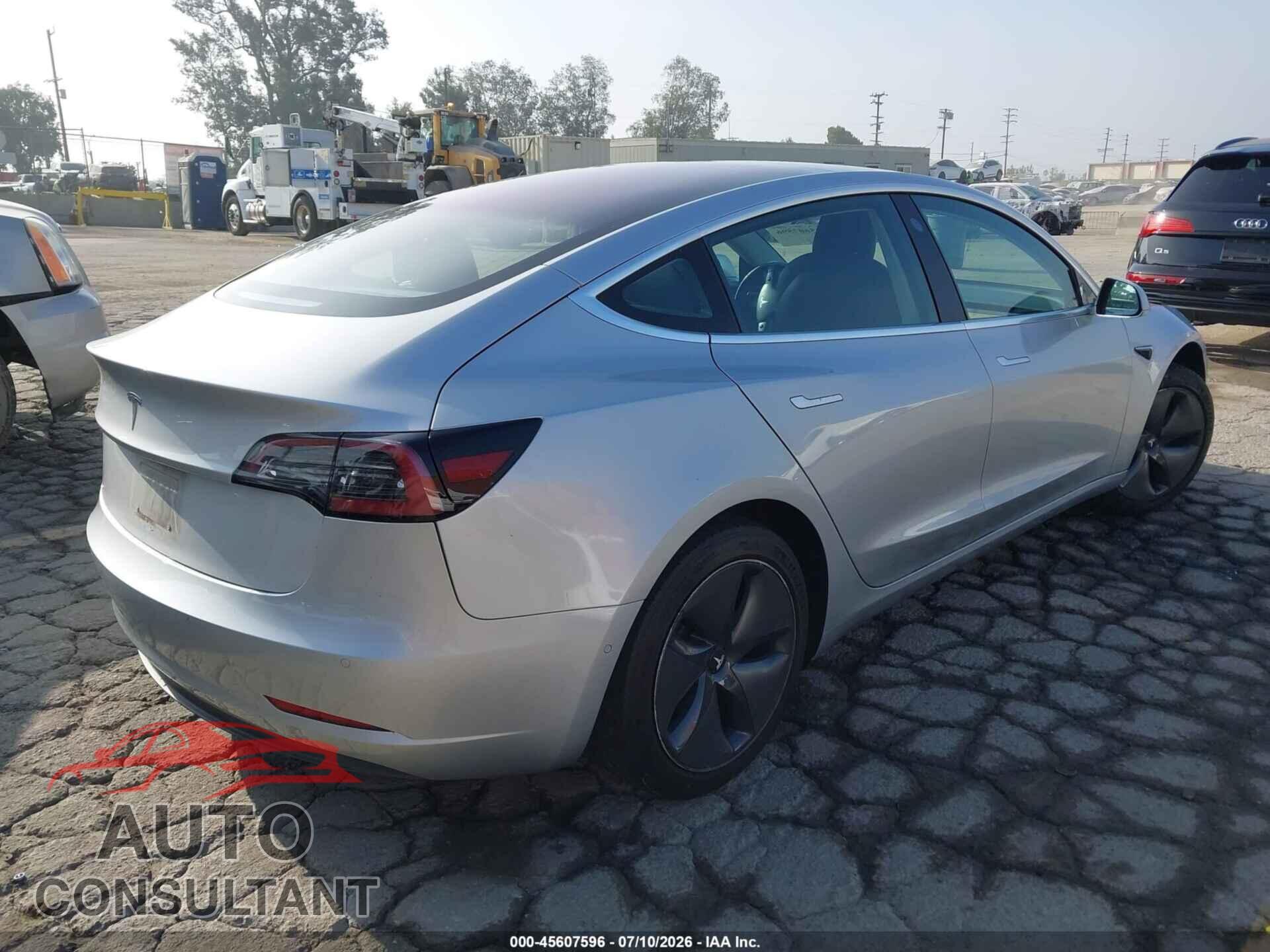 TESLA MODEL 3 2018 - 5YJ3E1EAXJF044015
