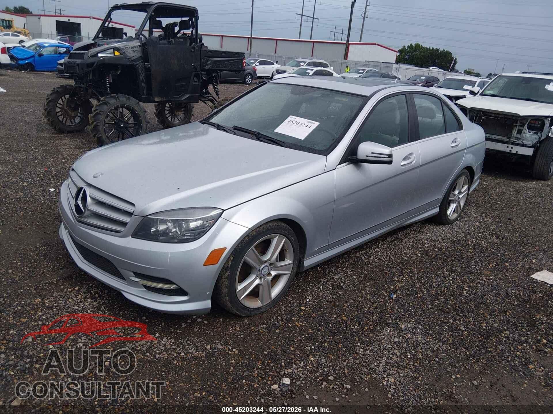 MERCEDES-BENZ C 300 2011 - WDDGF5EB7BR158036