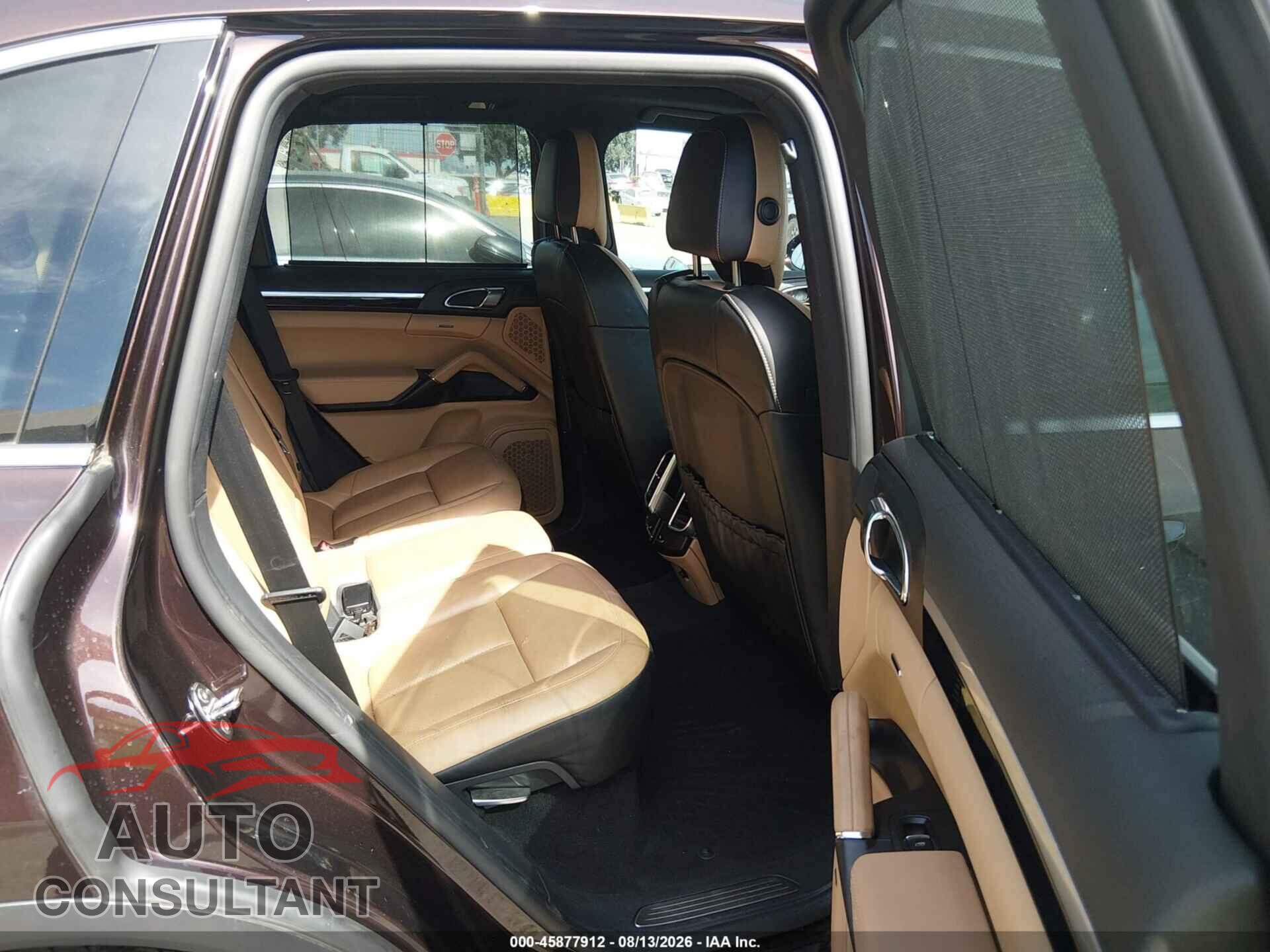 PORSCHE CAYENNE 2016 - WP1AA2A25GLA01049