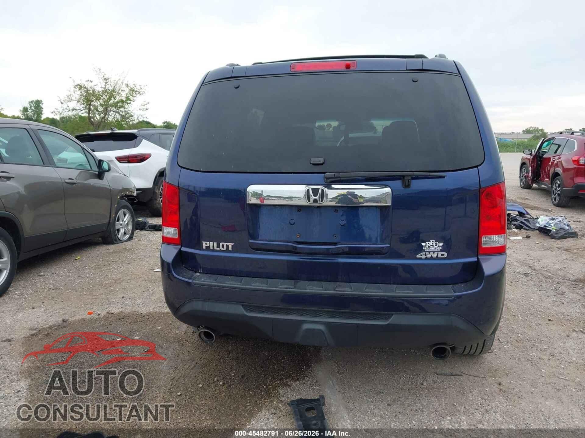 HONDA PILOT 2013 - 5FNYF4H79DB015579