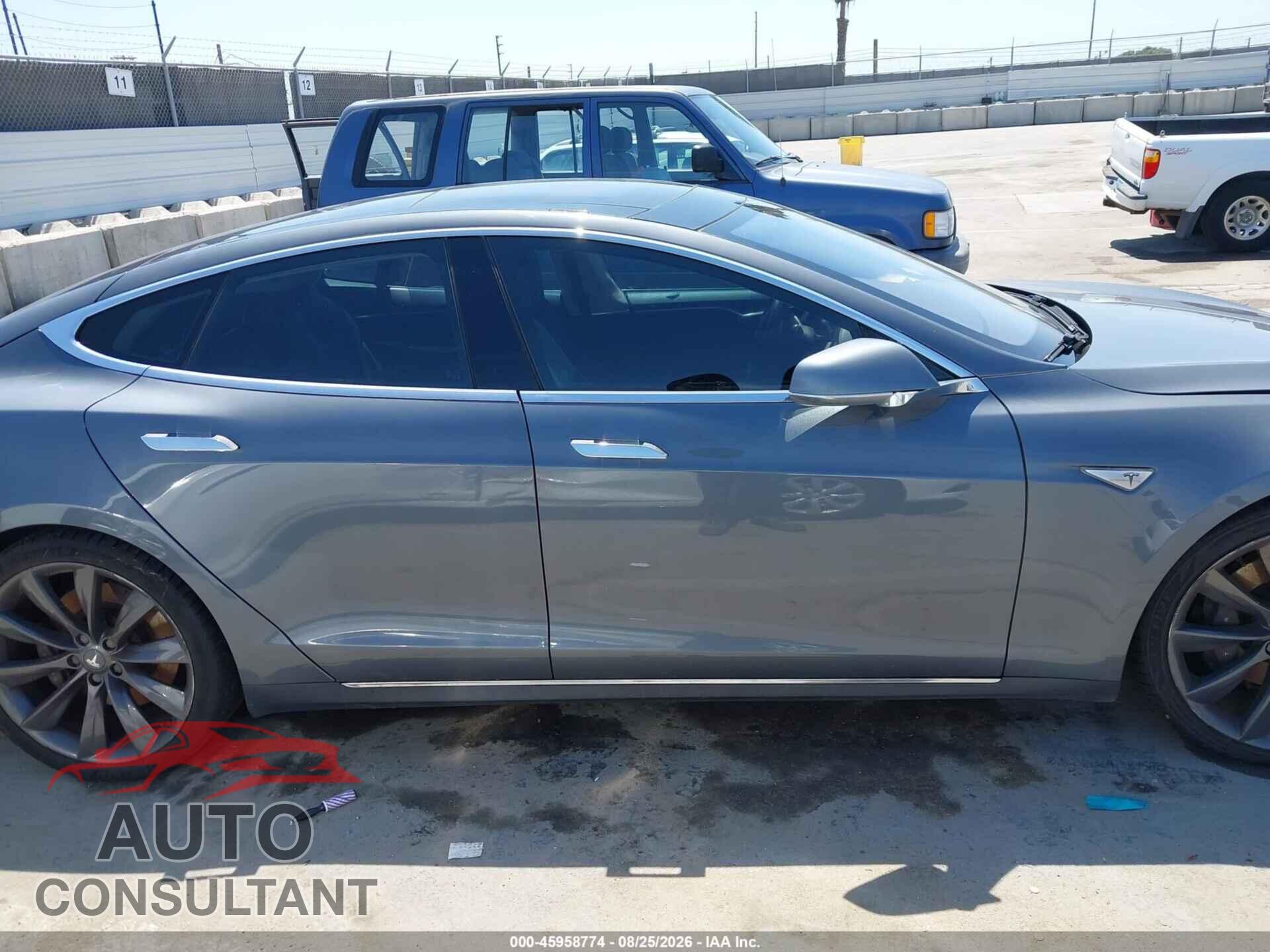 TESLA MODEL S 2013 - 5YJSA1DP3DFP13582