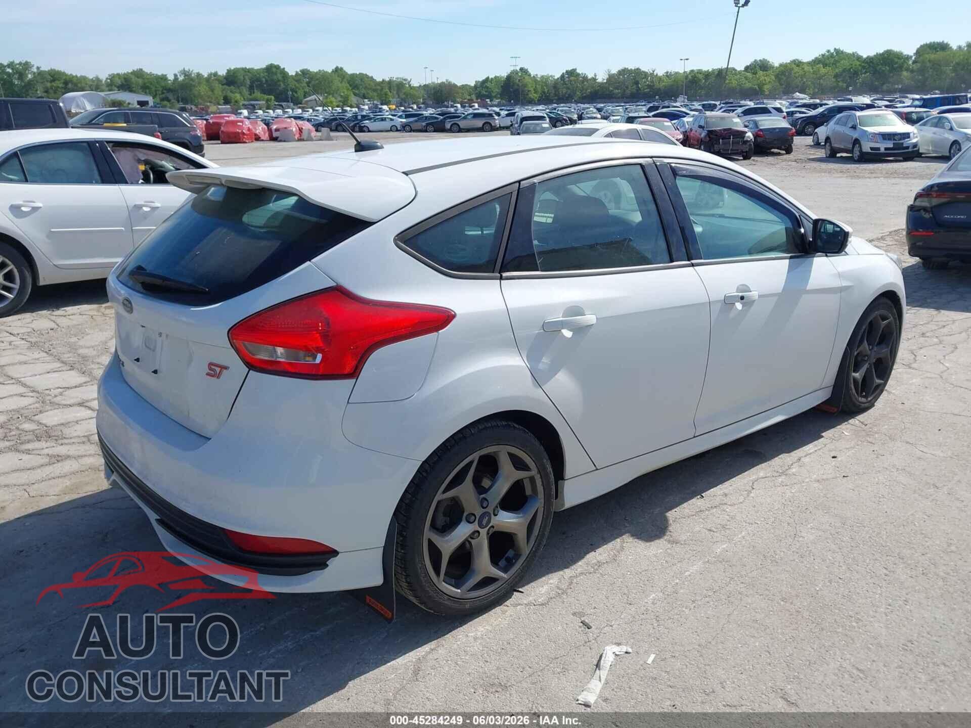 FORD FOCUS ST 2017 - 1FADP3L95HL208237