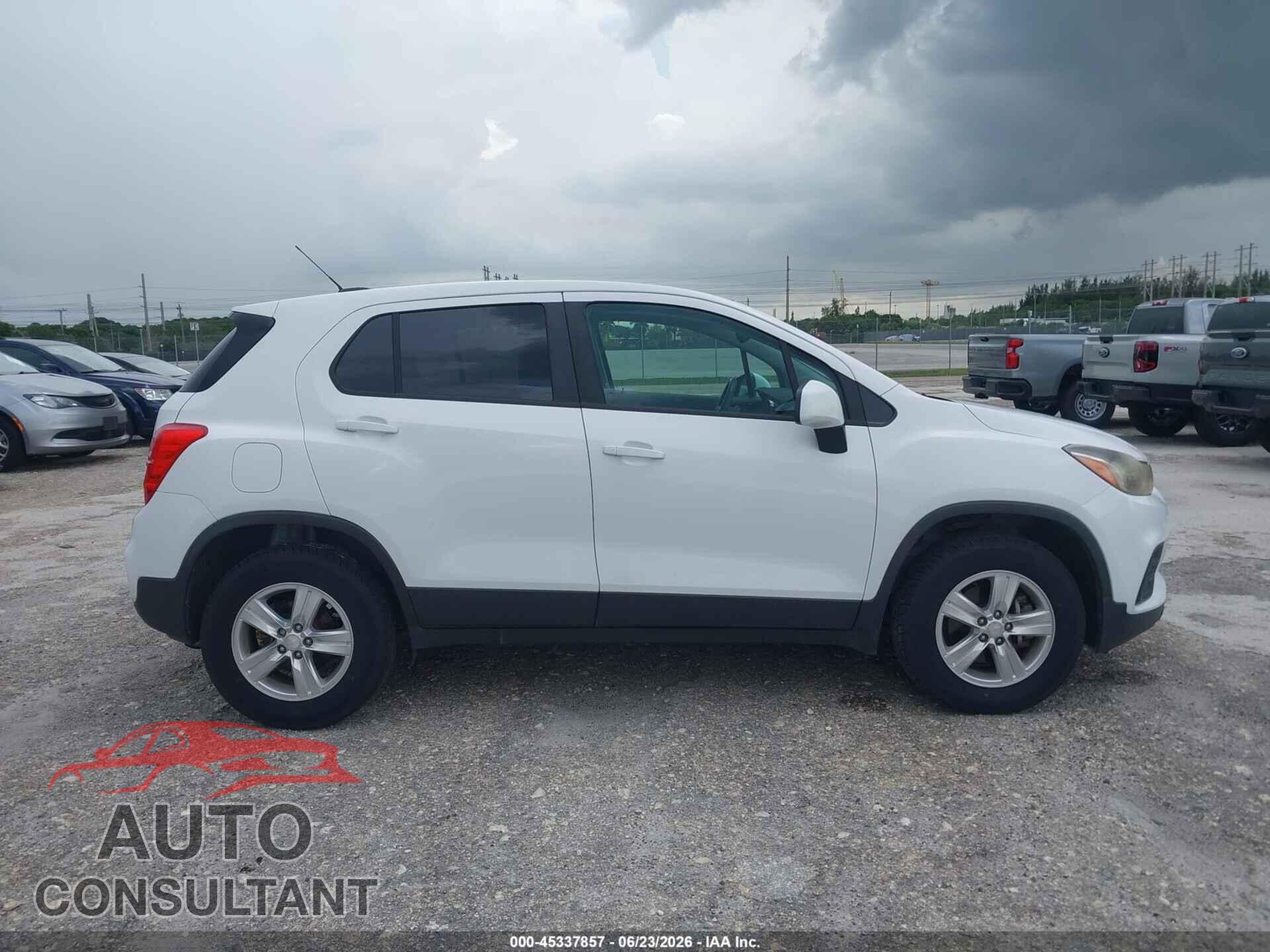 CHEVROLET TRAX 2017 - 3GNCJNSB3HL250683