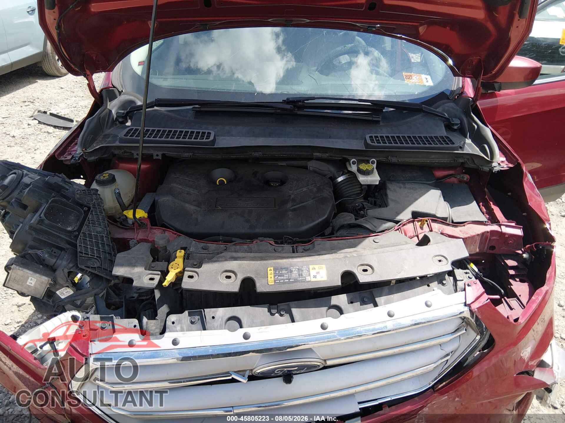 FORD ESCAPE 2017 - 1FMCU9G92HUE32941
