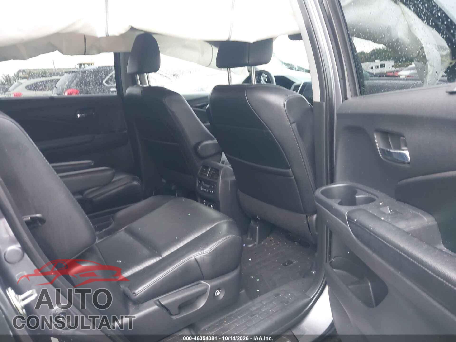 HONDA PILOT 2016 - 5FNYF6H08GB016127
