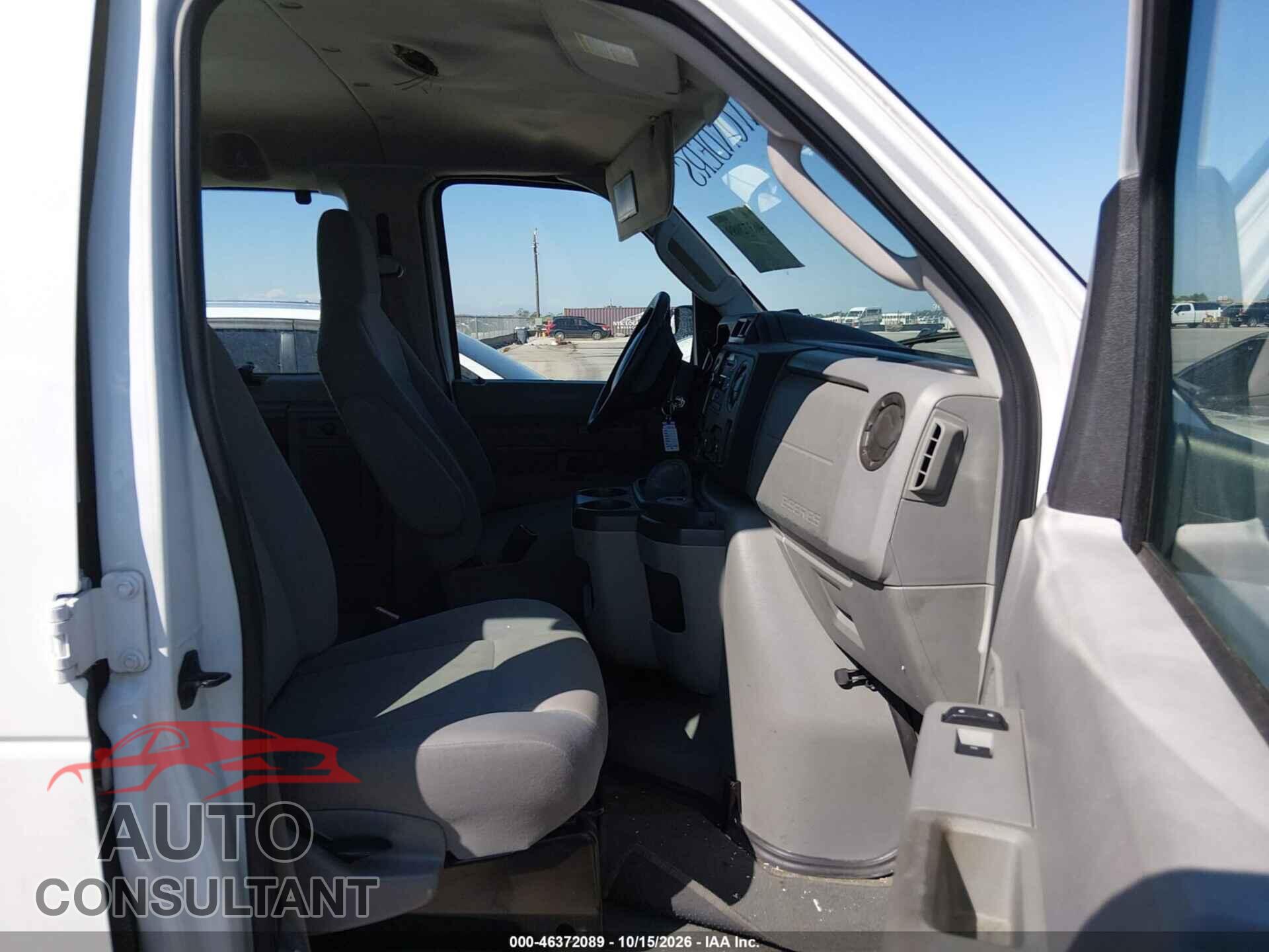 FORD E-350 SUPER DUTY 2011 - 1FBSS3BL2BDA97908