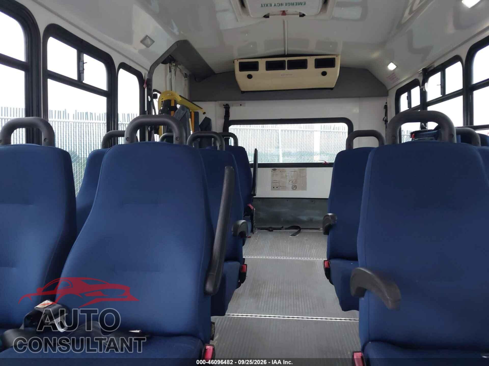 FORD E-450 CUTAWAY 2010 - 1FDFE4FS7ADB00372