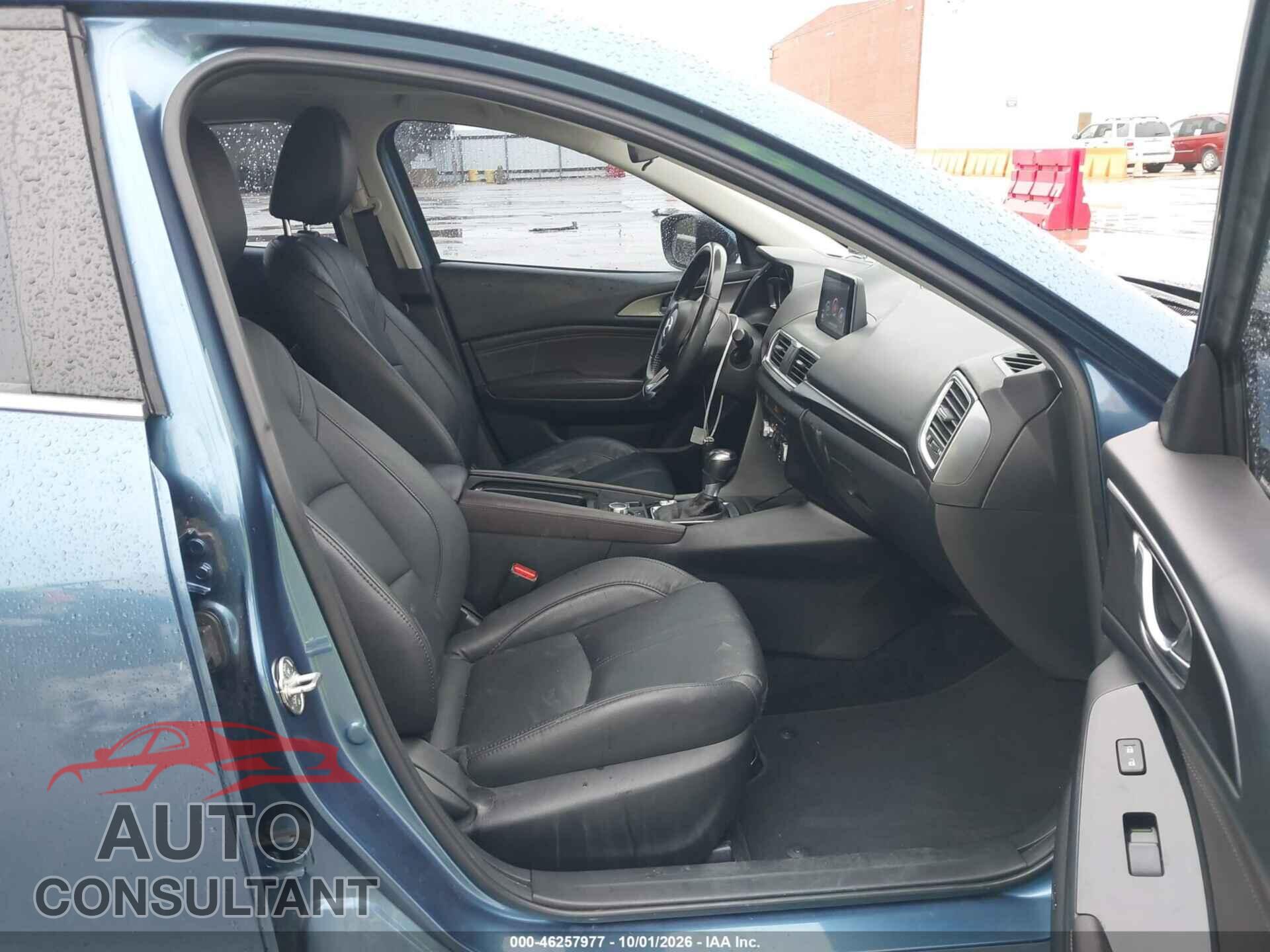 MAZDA MAZDA3 2018 - 3MZBN1M34JM257582