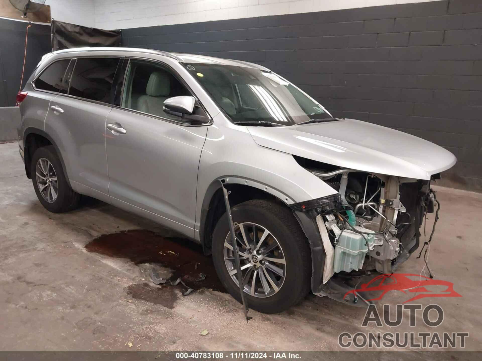 TOYOTA HIGHLANDER 2018 - 5TDJZRFH9JS801102