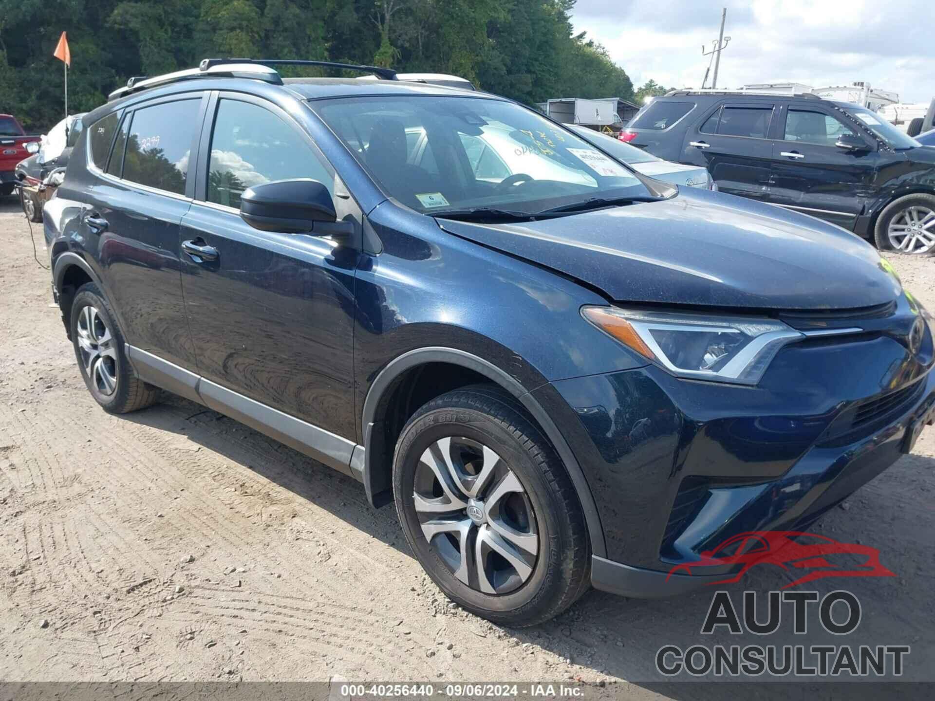 TOYOTA RAV4 2017 - JTMBFREV5HJ143094