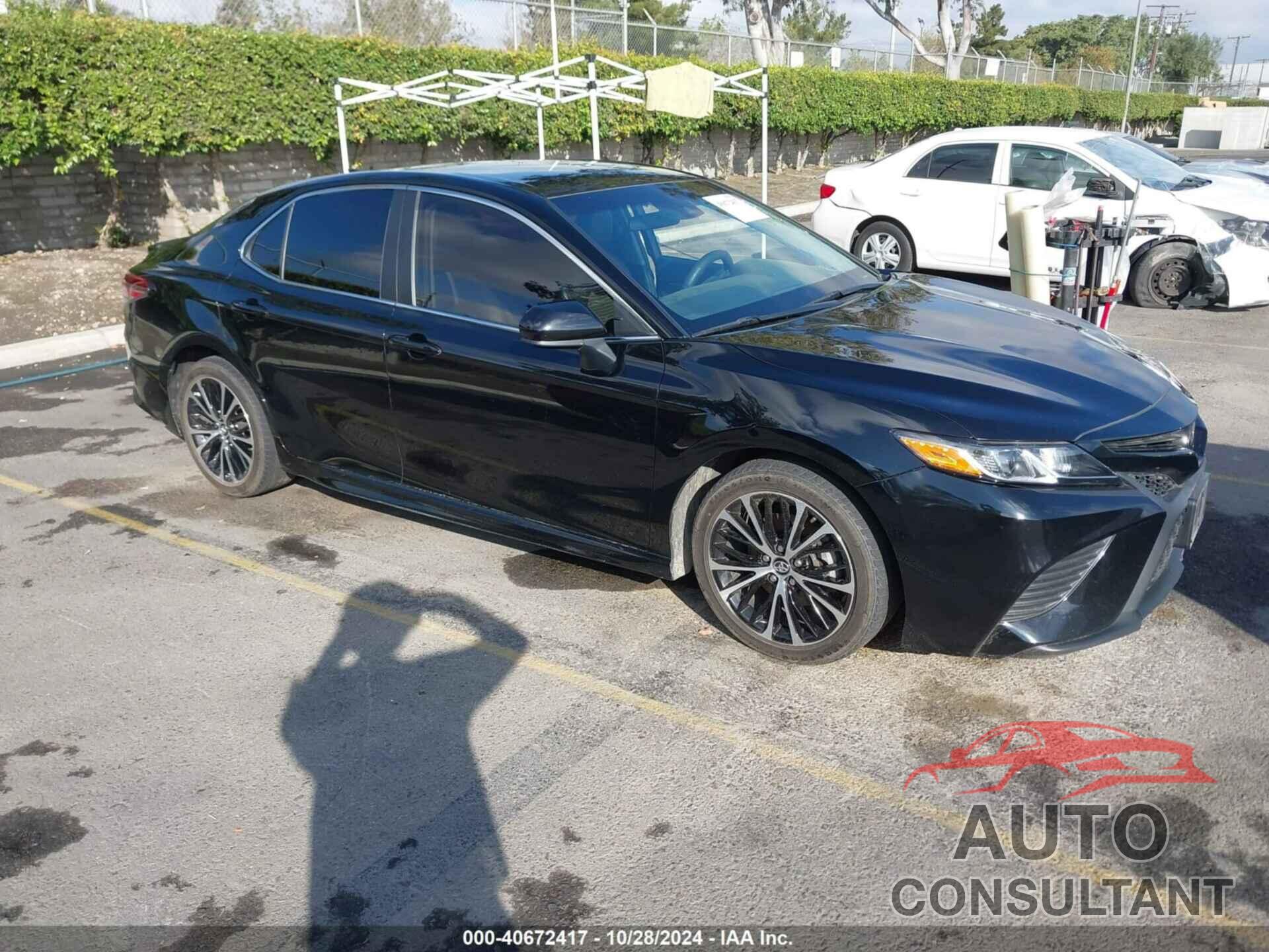 TOYOTA CAMRY 2018 - 4T1B11HK4JU157666