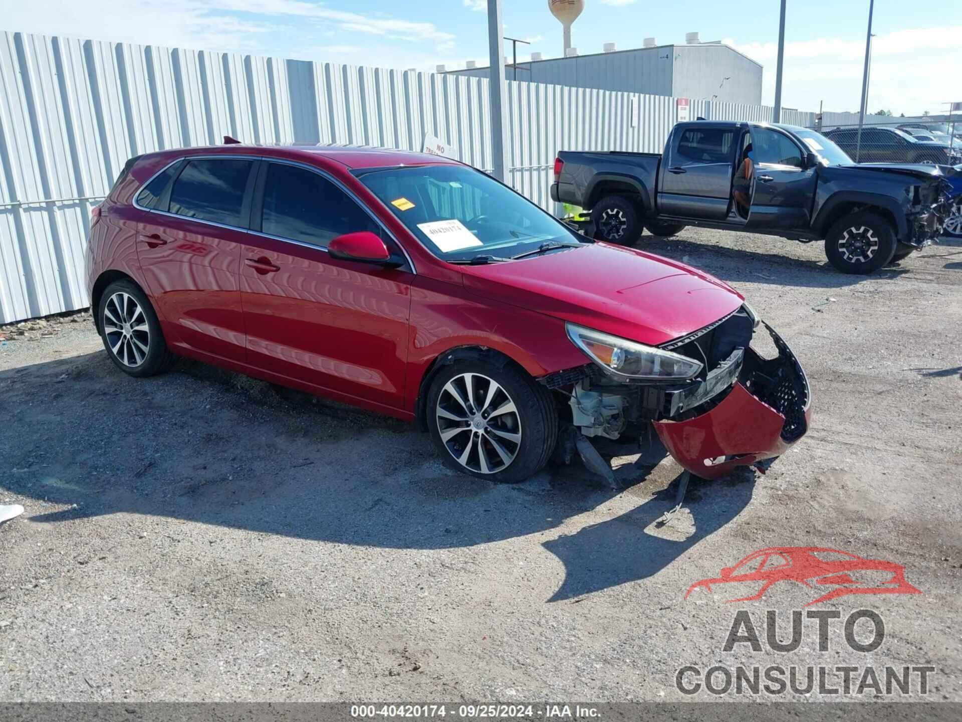 HYUNDAI ELANTRA GT 2018 - KMHH35LE0JU064138