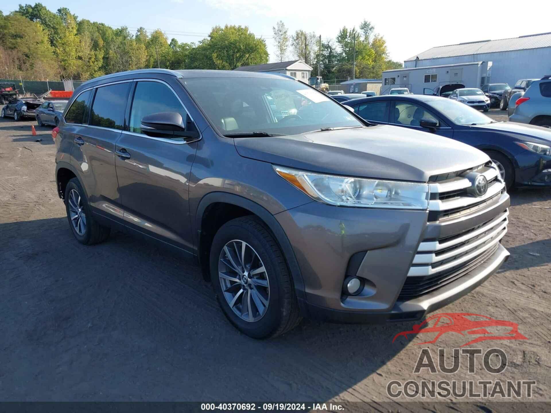 TOYOTA HIGHLANDER 2019 - 5TDJZRFH7KS606200