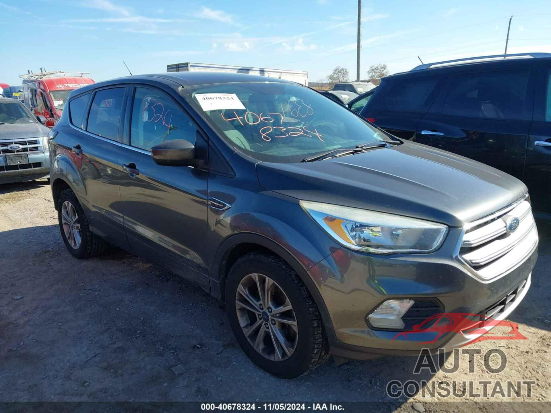 FORD ESCAPE 2017 - 1FMCU9G95HUB67948