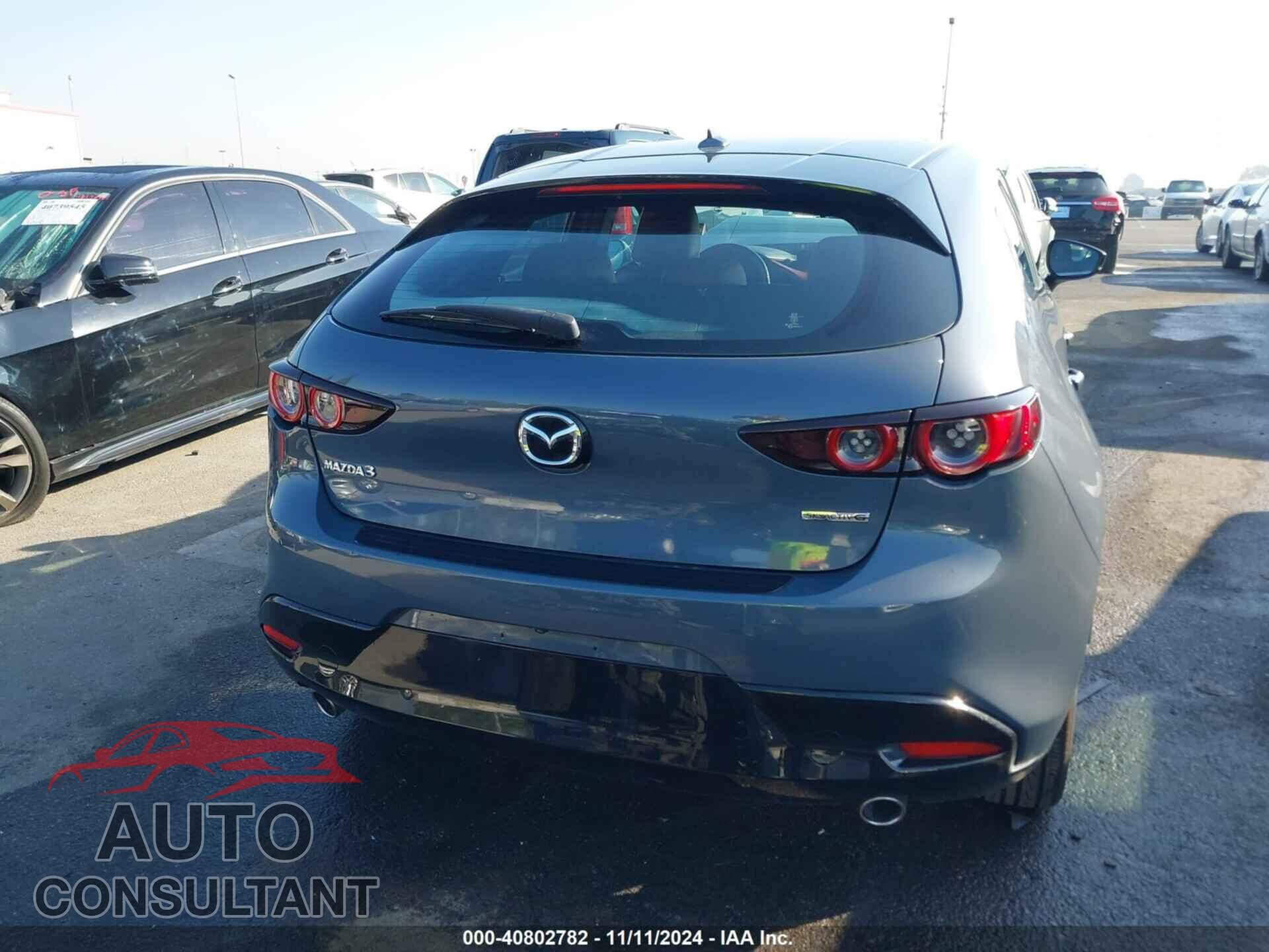 MAZDA MAZDA3 2021 - JM1BPAML7M1401480