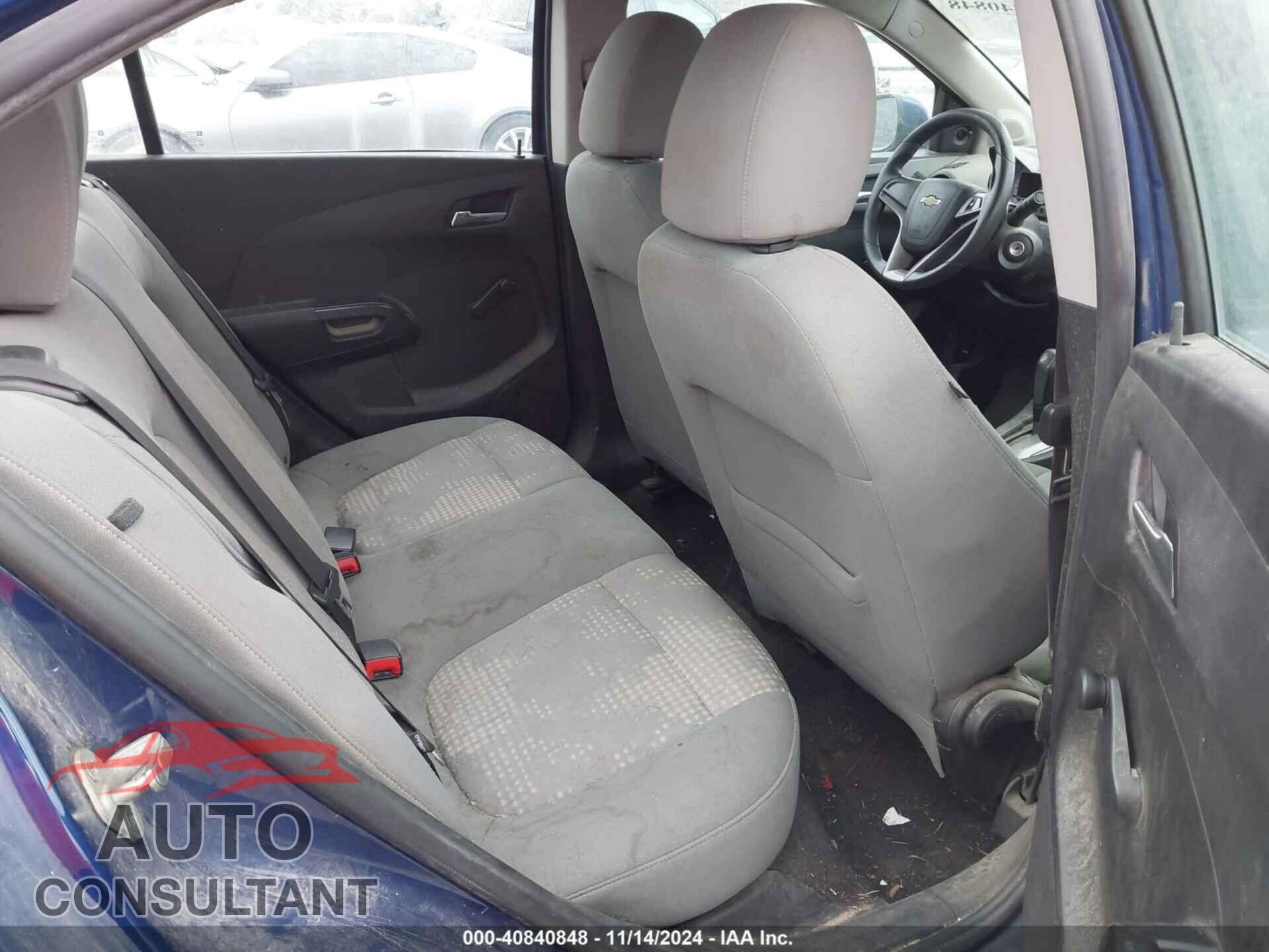 CHEVROLET SONIC 2013 - 1G1JA5SH4D4255176