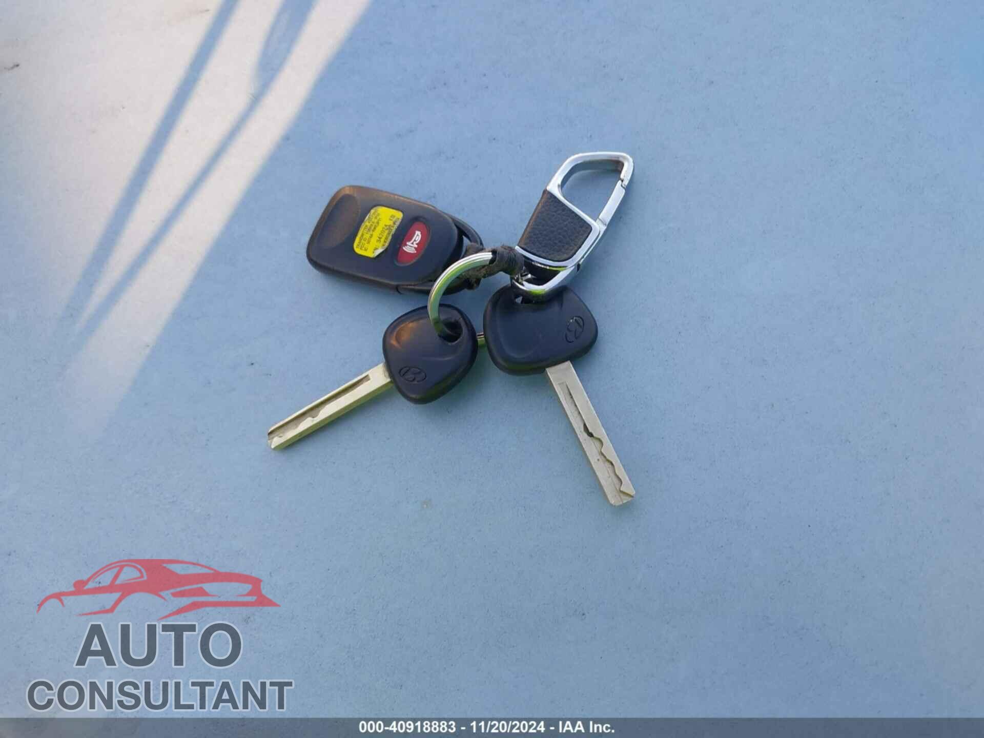HYUNDAI ACCENT 2012 - KMHCU4AE9CU145680