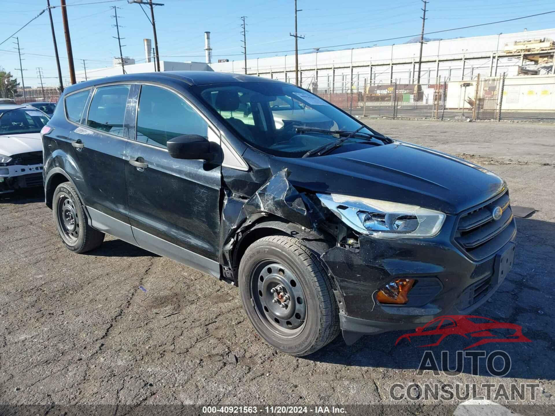 FORD ESCAPE 2017 - 1FMCU0F79HUD93745