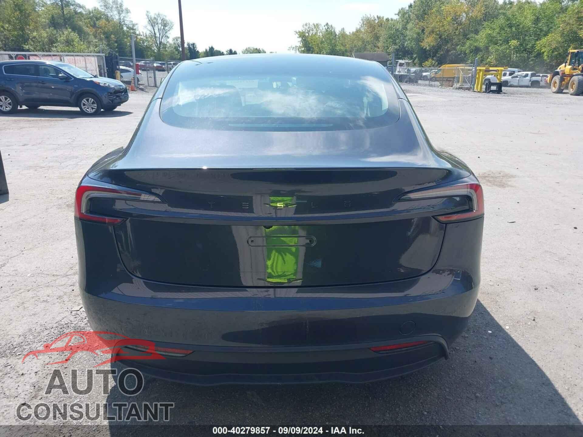 TESLA MODEL 3 2024 - 5YJ3E1EA9RF772243