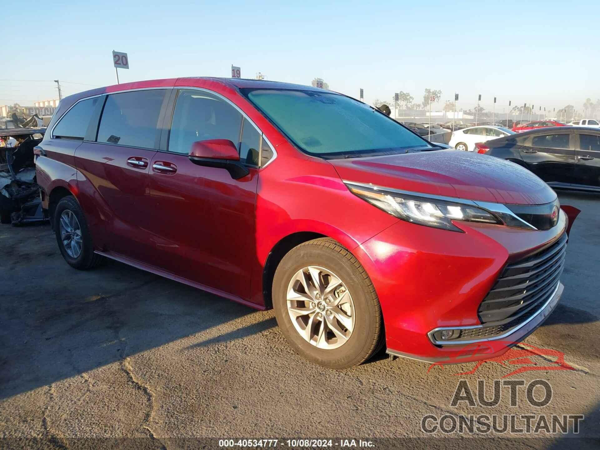 TOYOTA SIENNA 2022 - 5TDYSKFCXNS067641