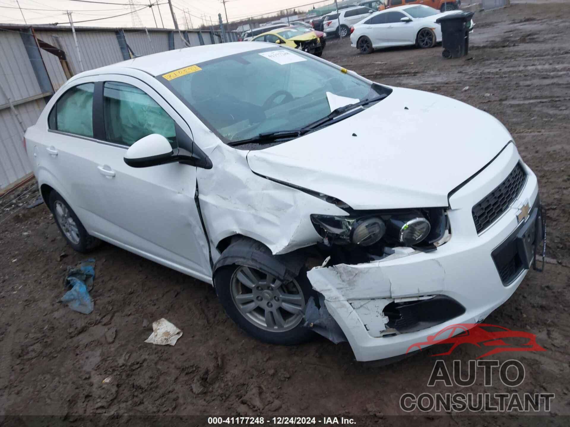 CHEVROLET SONIC 2014 - 1G1JC5SH0E4210571