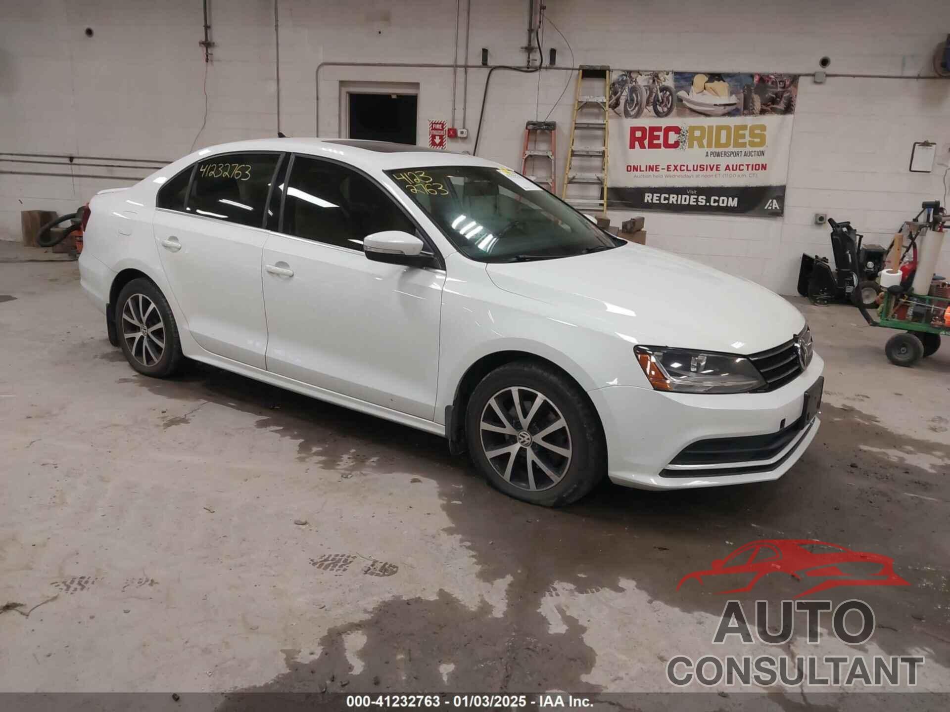 VOLKSWAGEN JETTA 2017 - 3VWDB7AJ4HM226446