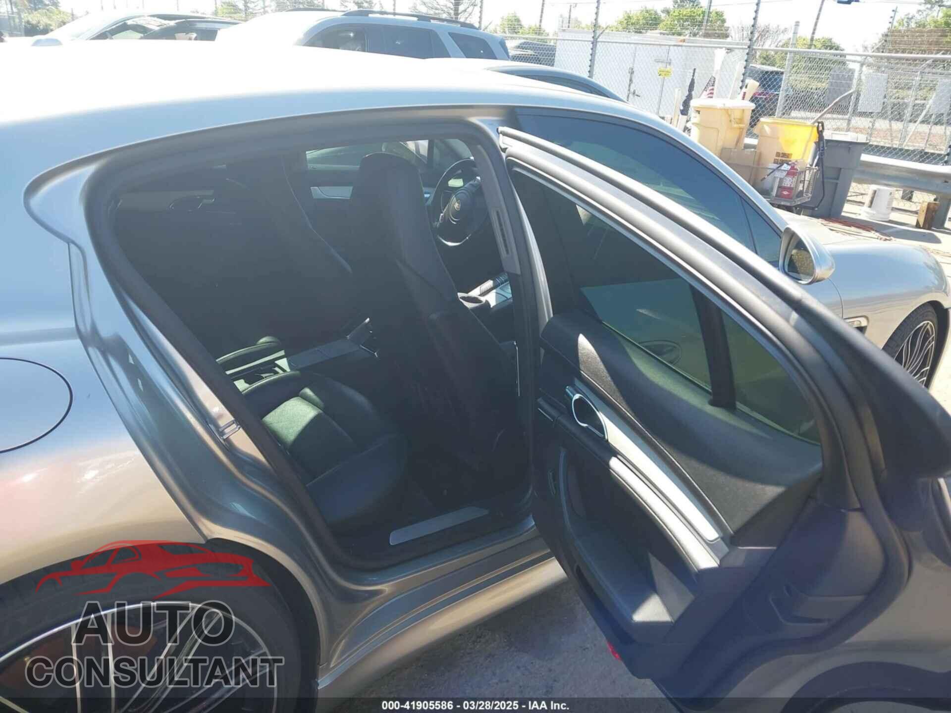 PORSCHE PANAMERA 2011 - WP0AA2A79BL011637