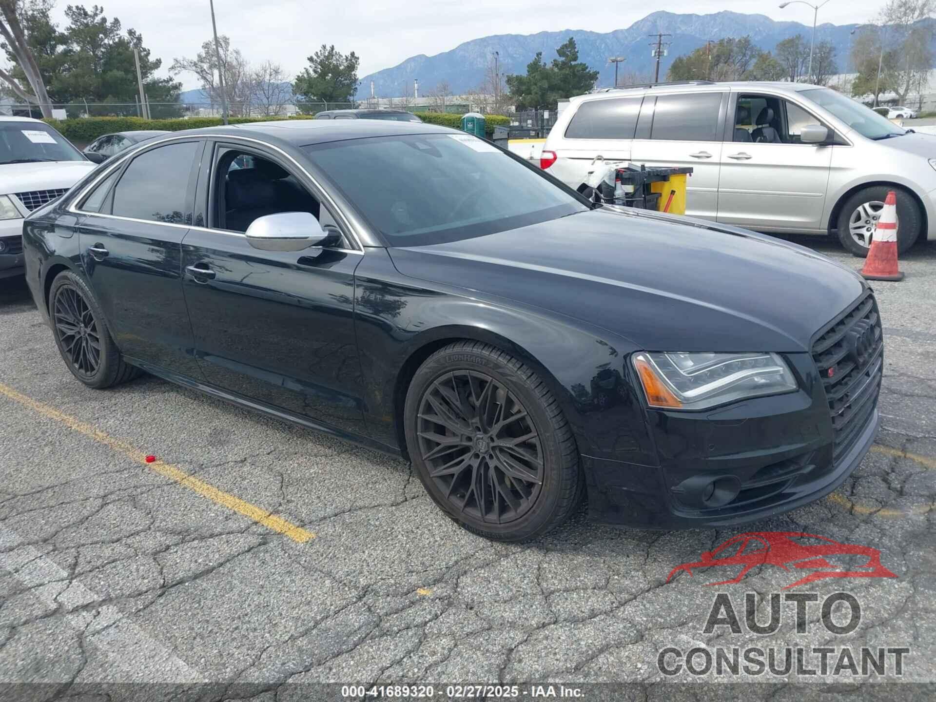 AUDI S8 2013 - WAUD2AFD0DN028673
