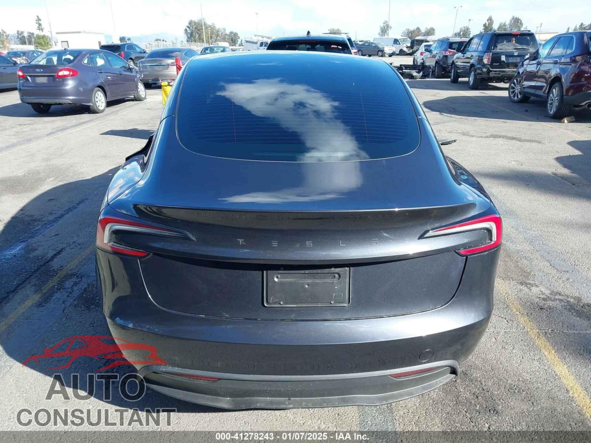 TESLA MODEL 3 2024 - 5YJ3E1EA0RF718703