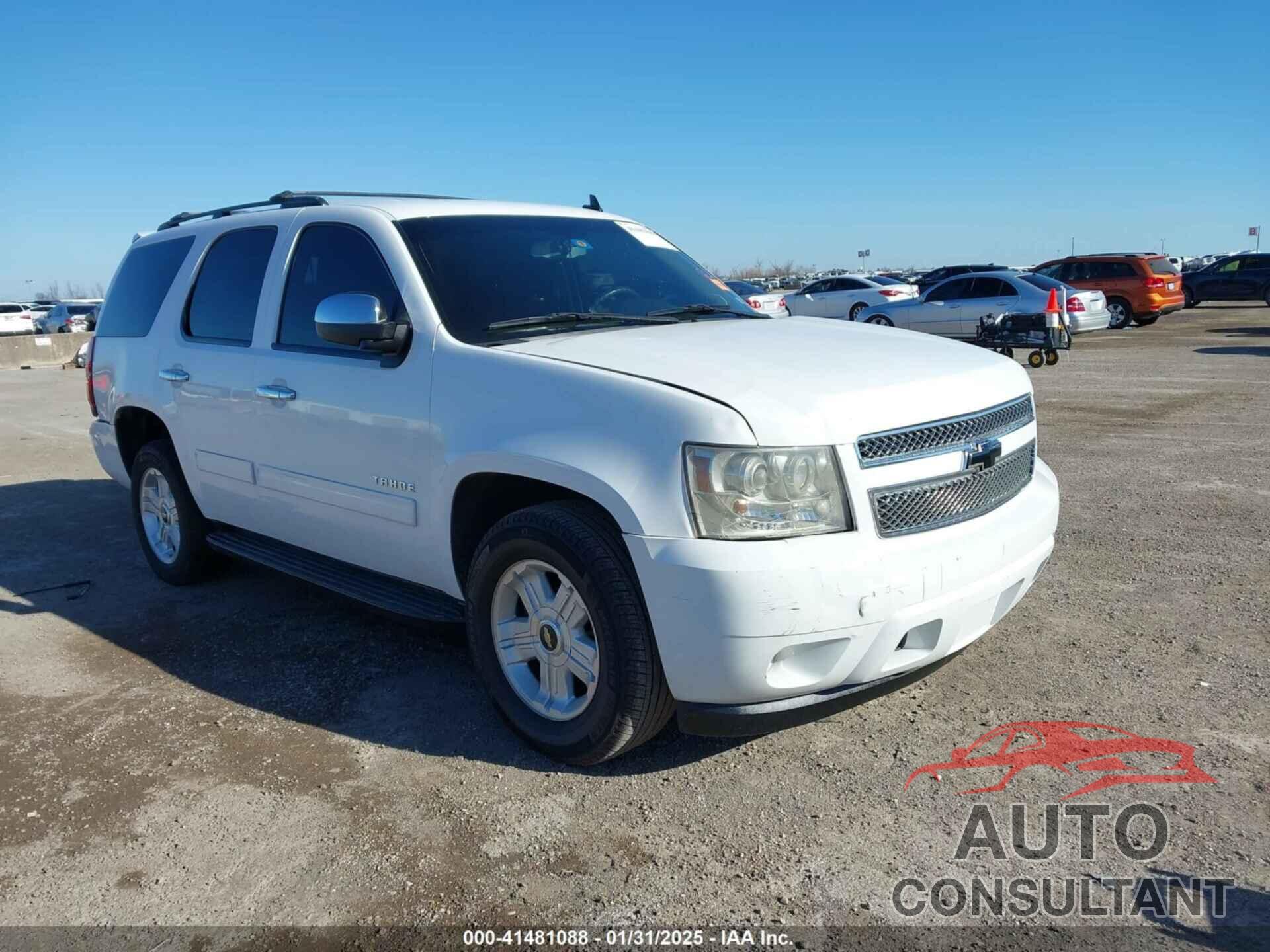 CHEVROLET TAHOE 2011 - 1GNSCAE05BR256493
