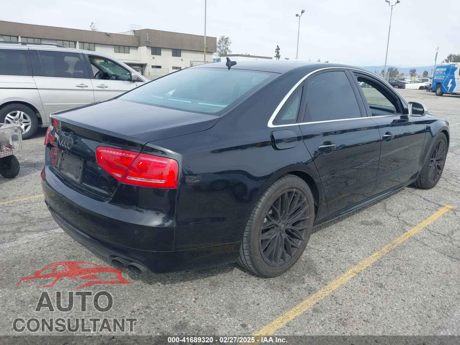 AUDI S8 2013 - WAUD2AFD0DN028673