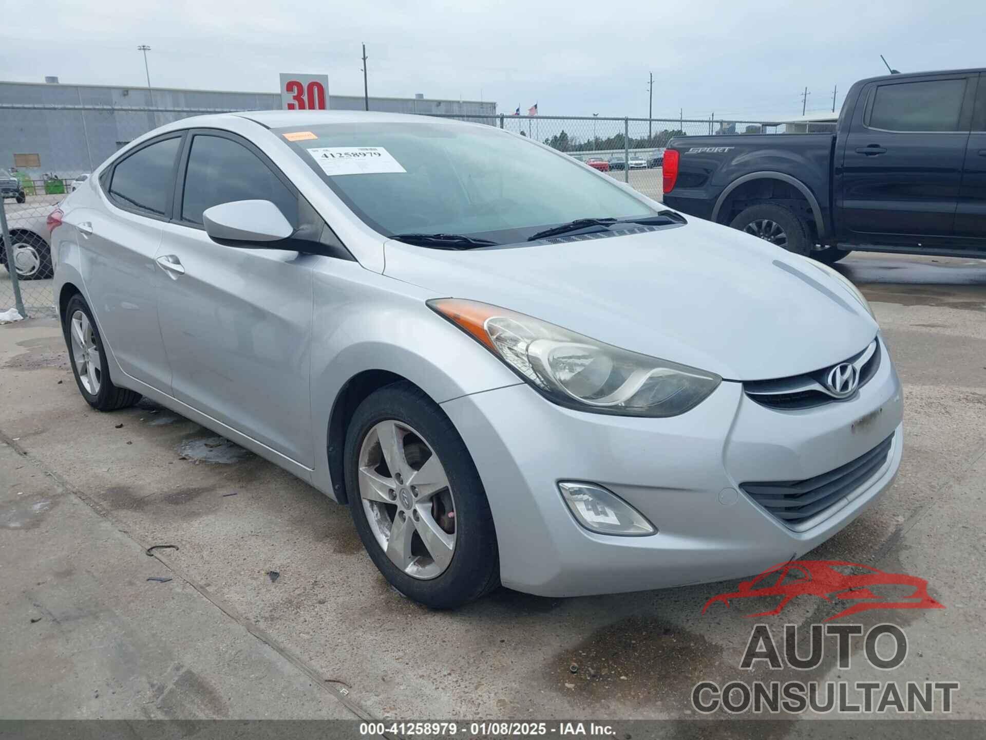 HYUNDAI ELANTRA 2013 - 5NPDH4AE2DH324717