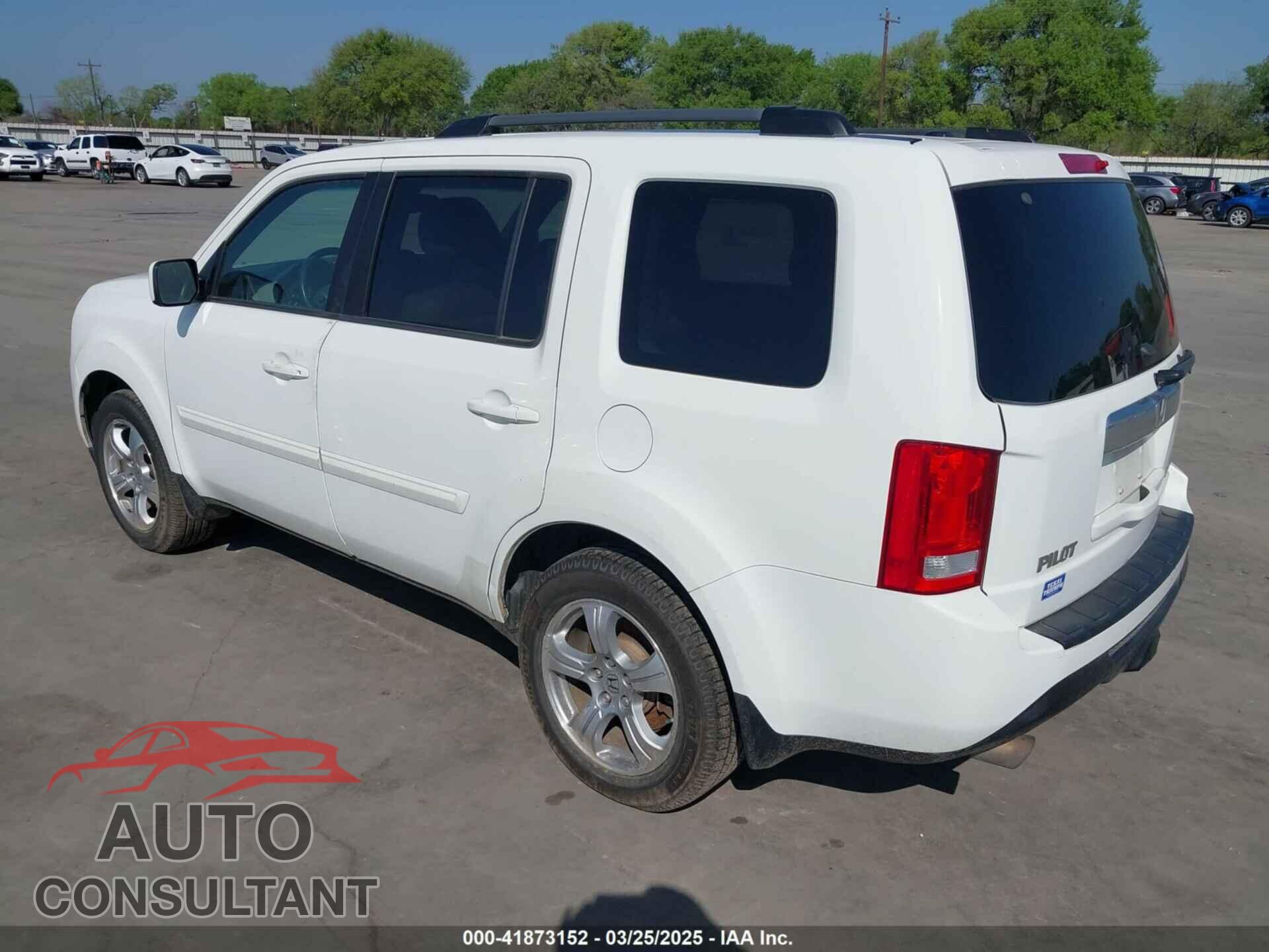 HONDA PILOT 2015 - 5FNYF4H56FB061663