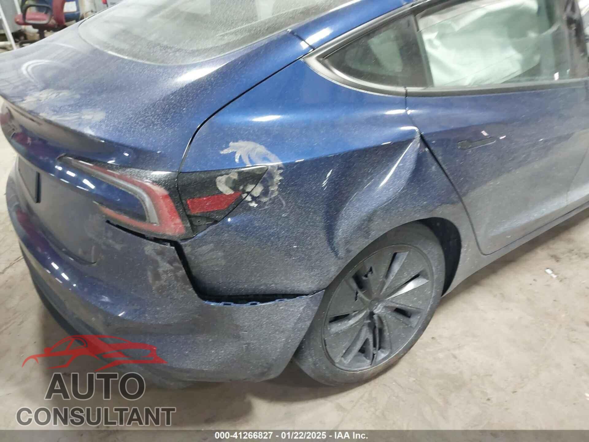 TESLA MODEL 3 2024 - 5YJ3E1EA8RF747205