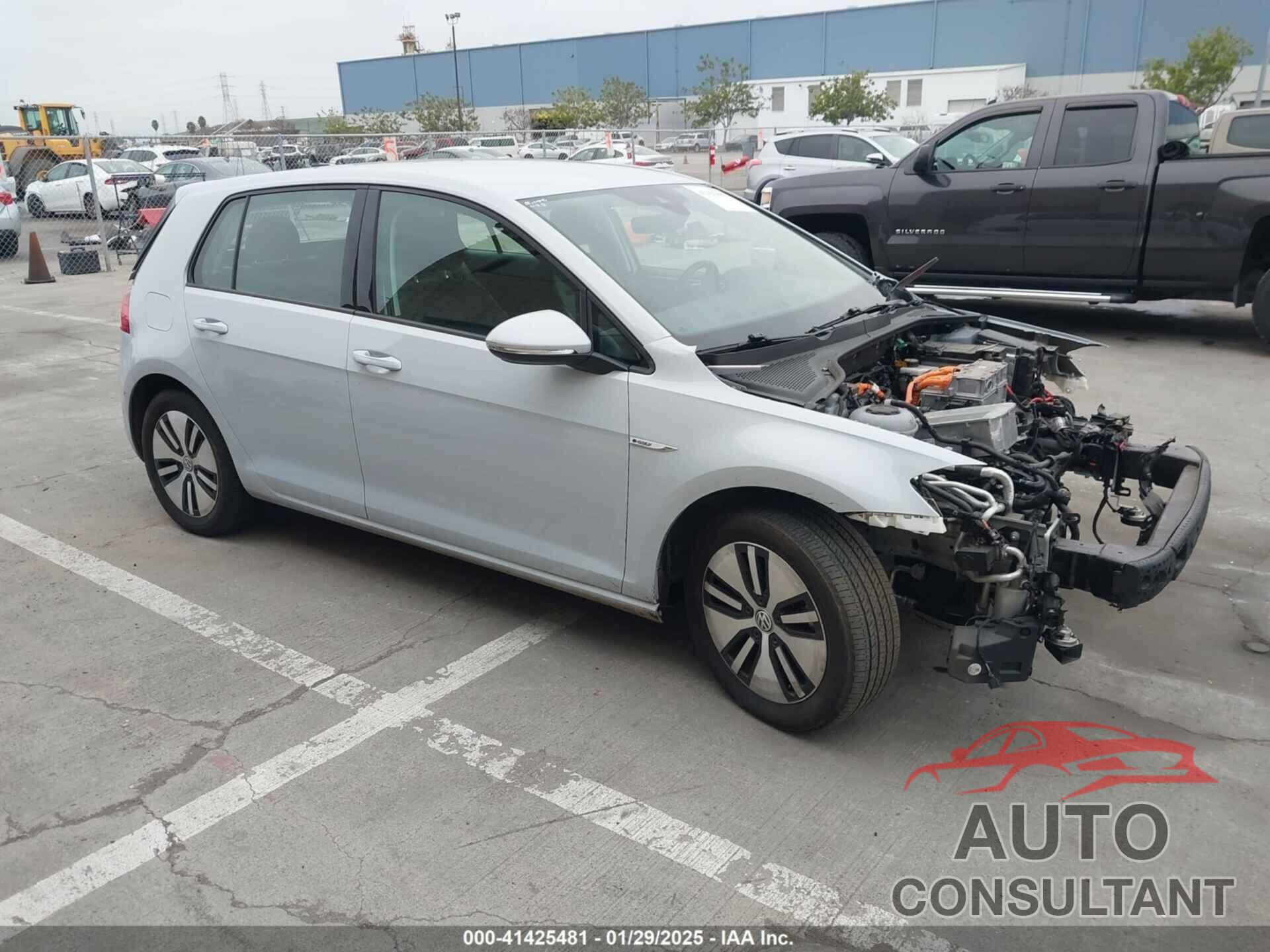 VOLKSWAGEN E-GOLF 2017 - WVWPR7AU2HW954367