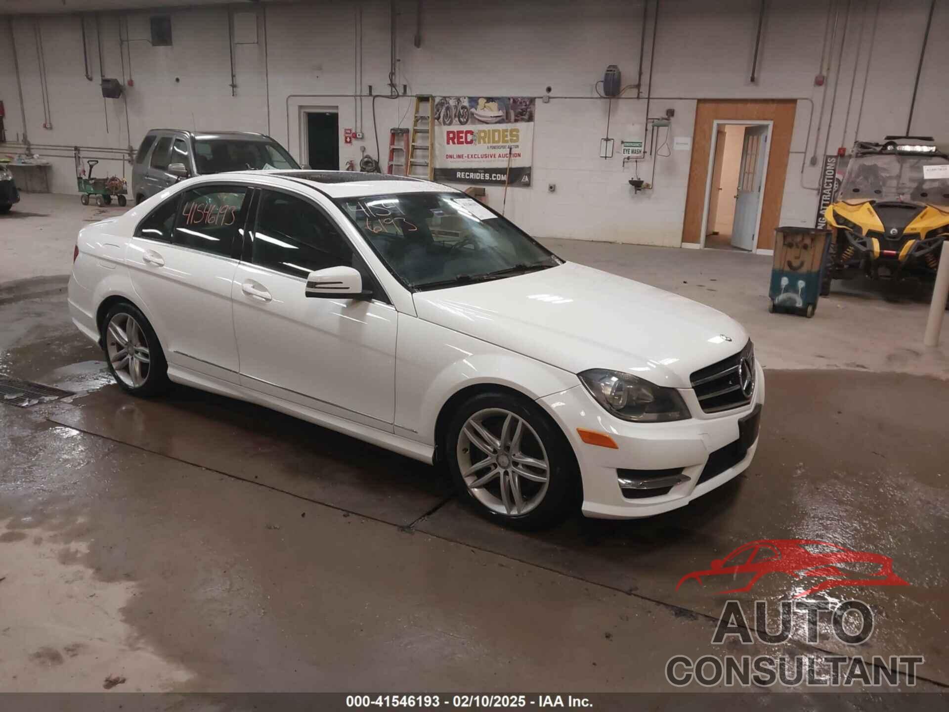 MERCEDES-BENZ C 300 2014 - WDDGF8AB5EA948820