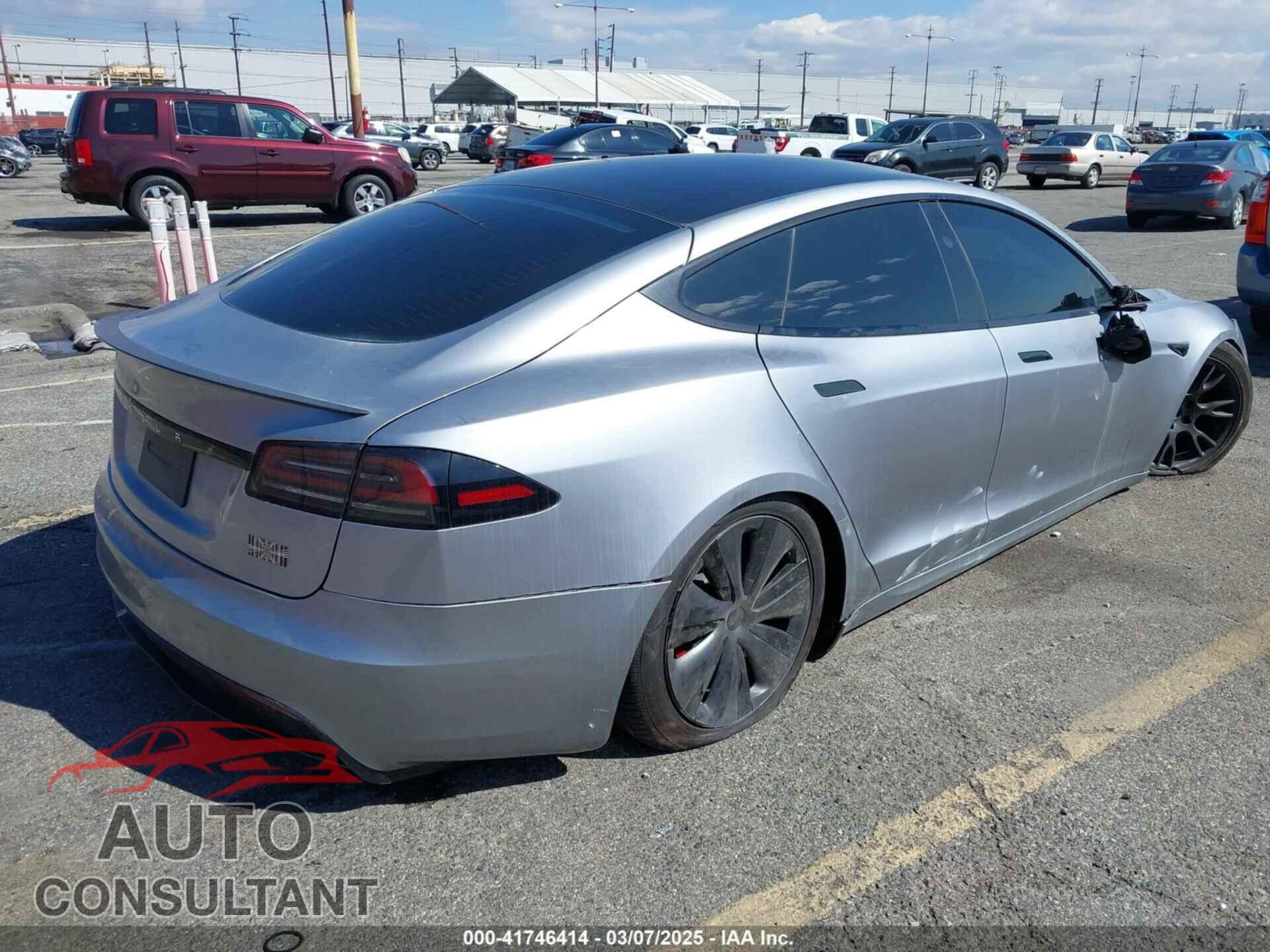 TESLA MODEL S 2024 - 5YJSA1E68RF540168