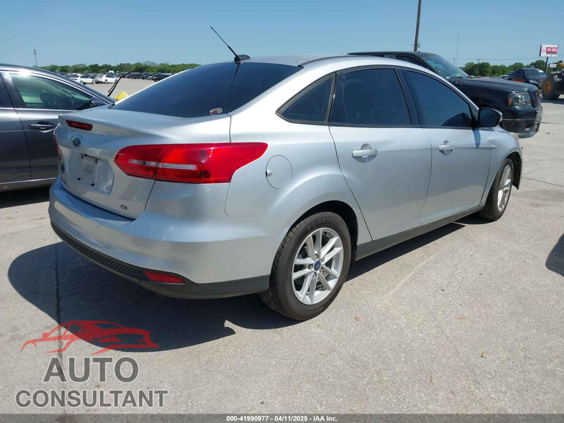 FORD FOCUS 2017 - 1FADP3F21HL263170