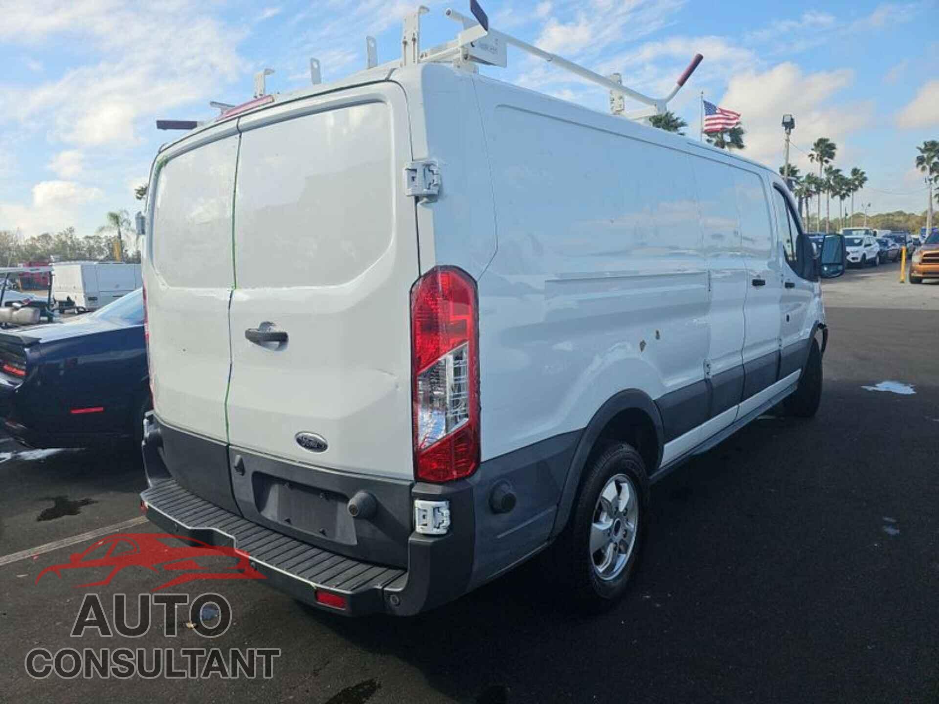 FORD TRANSIT 2017 - 1FTYR2ZMXHKA61379