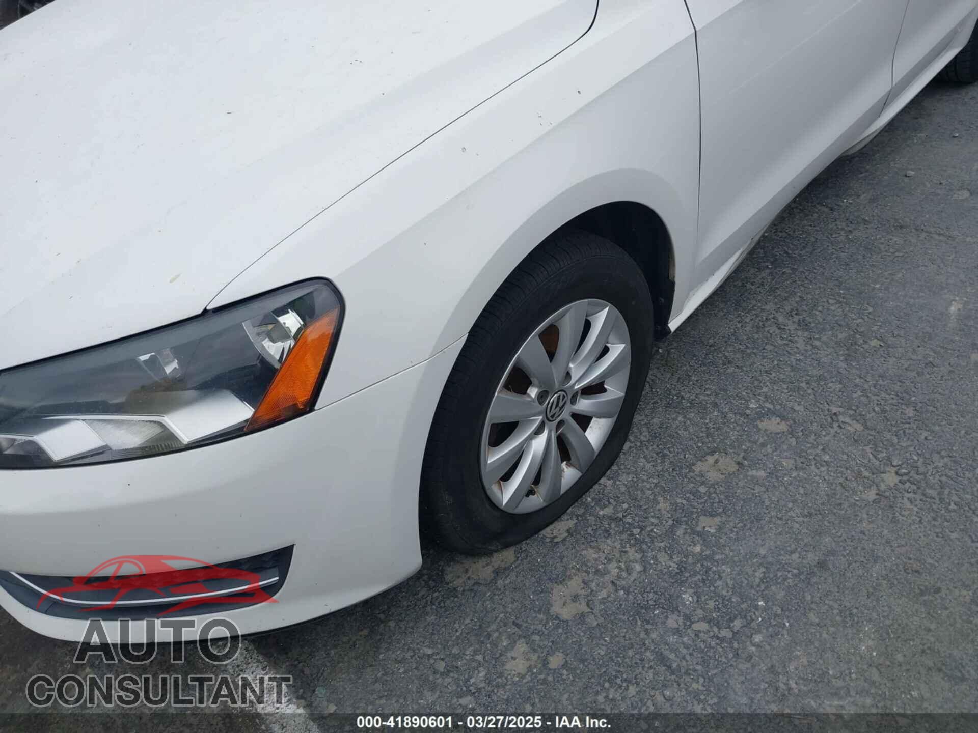 VOLKSWAGEN PASSAT 2013 - 1VWAP7A33DC033352