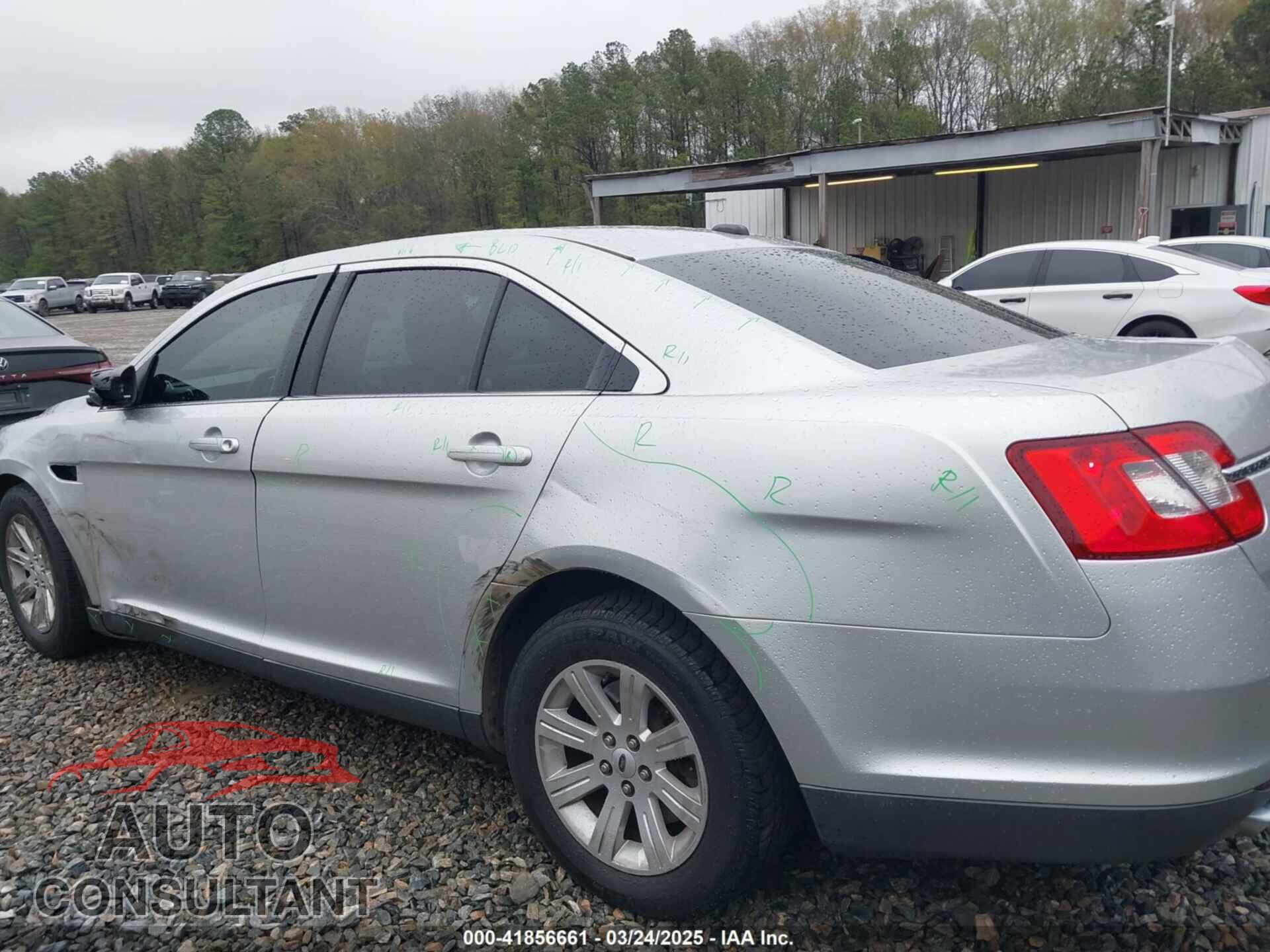 FORD TAURUS 2010 - 1FAHP2DW7AG122572