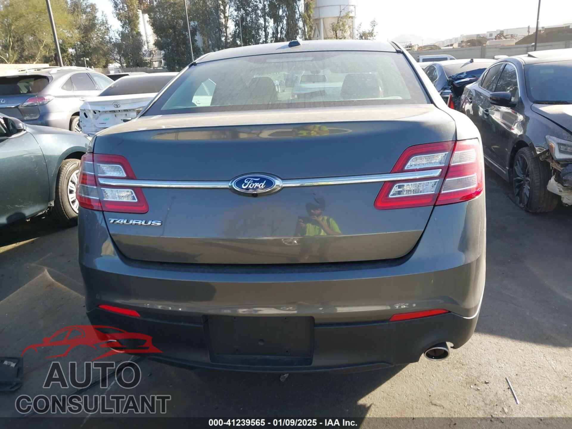 FORD TAURUS 2015 - 1FAHP2D87FG200549