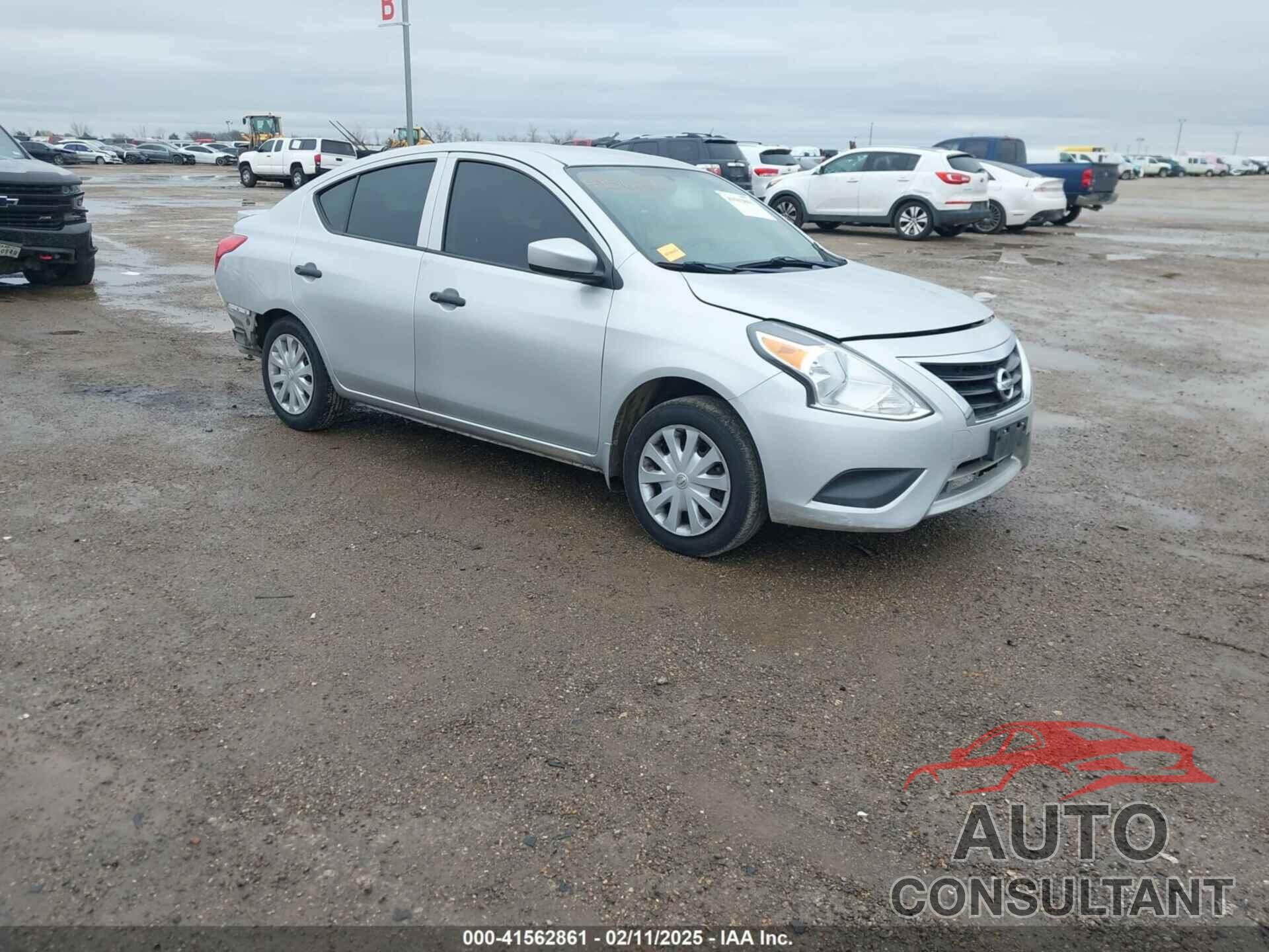 NISSAN VERSA 2018 - 3N1CN7AP1JL816919