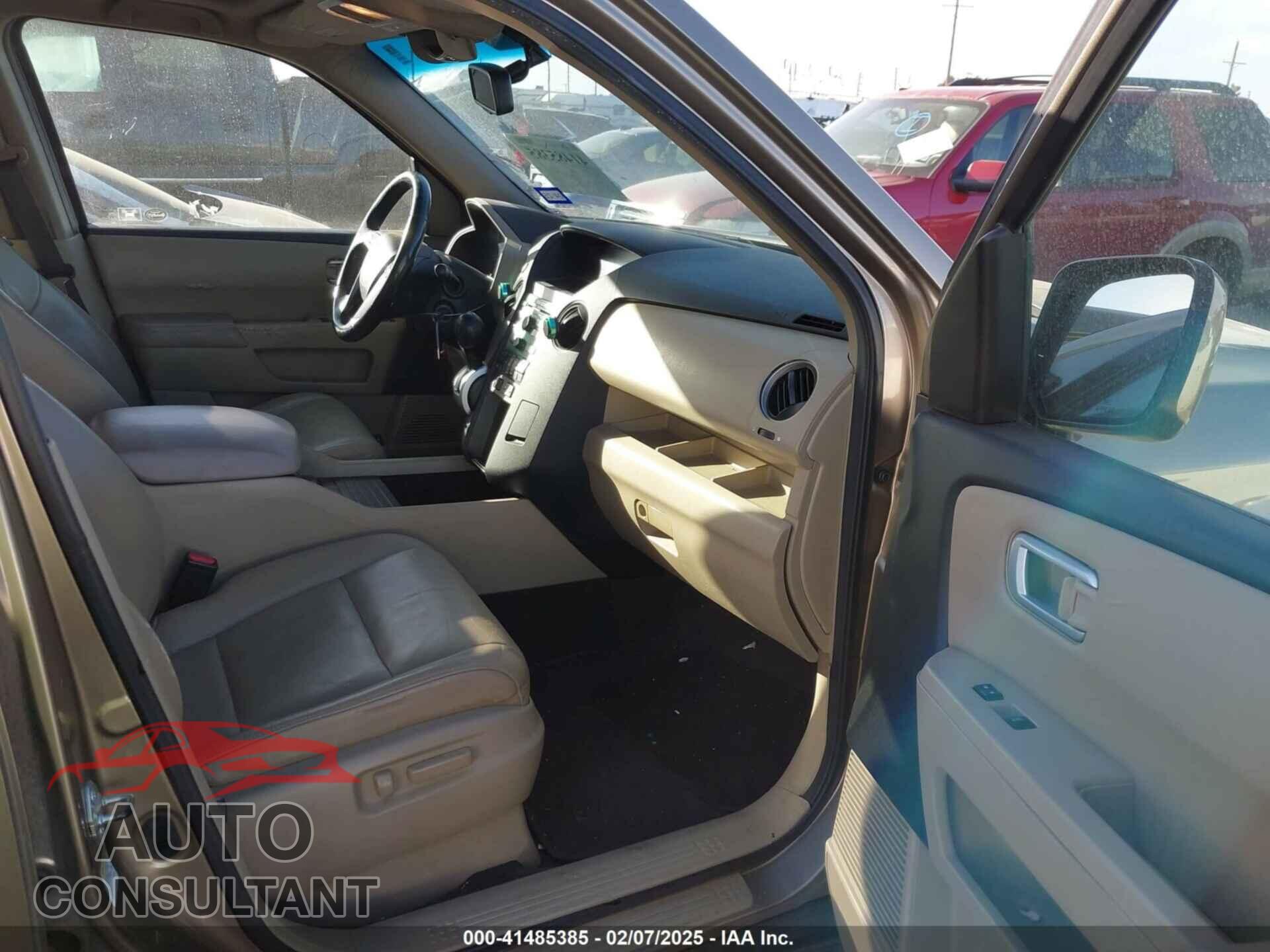 HONDA PILOT 2011 - 5FNYF3H57BB005624