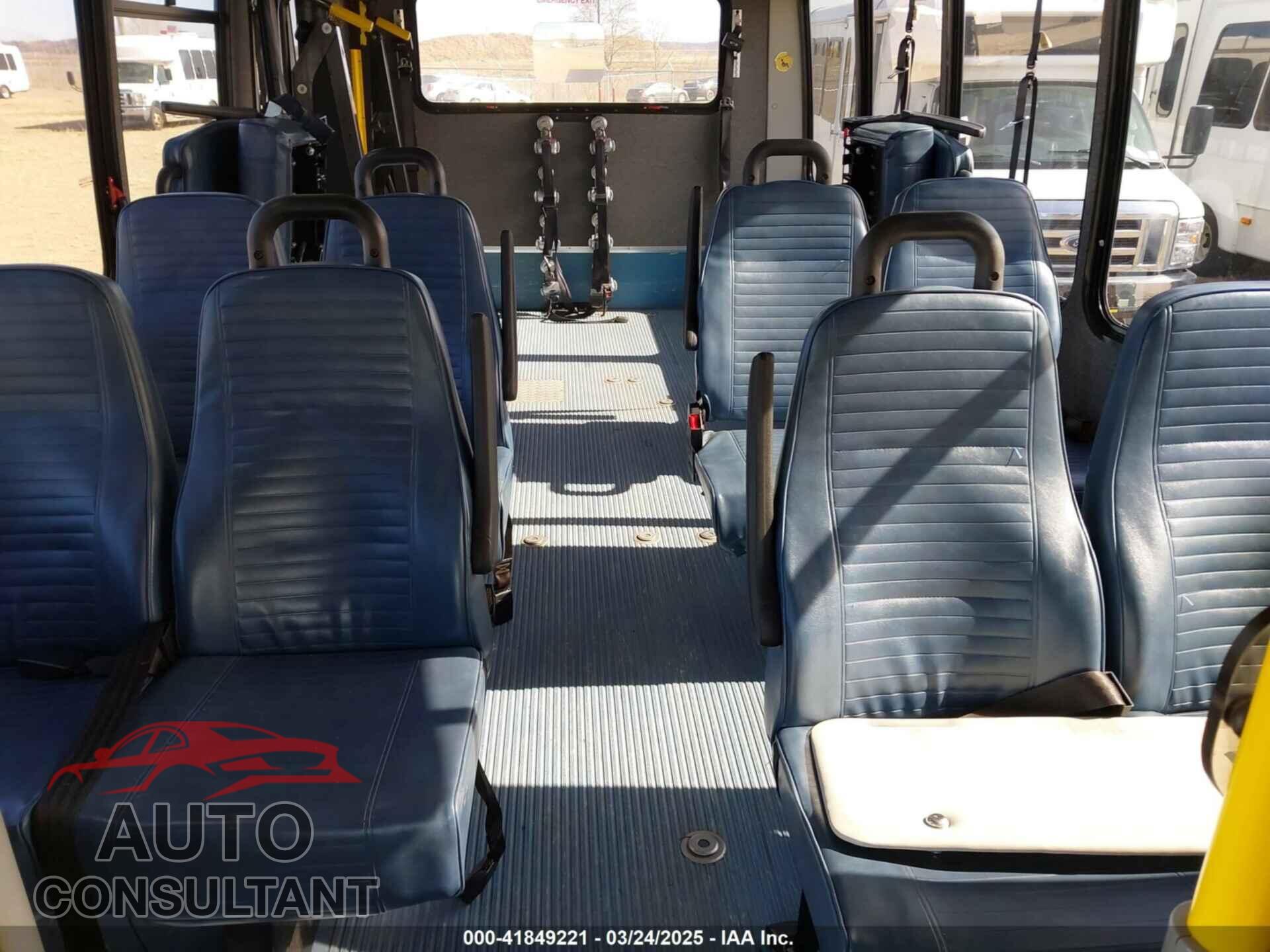 FORD E-450 CUTAWAY 2017 - 1FDFE4FS4HDC67329